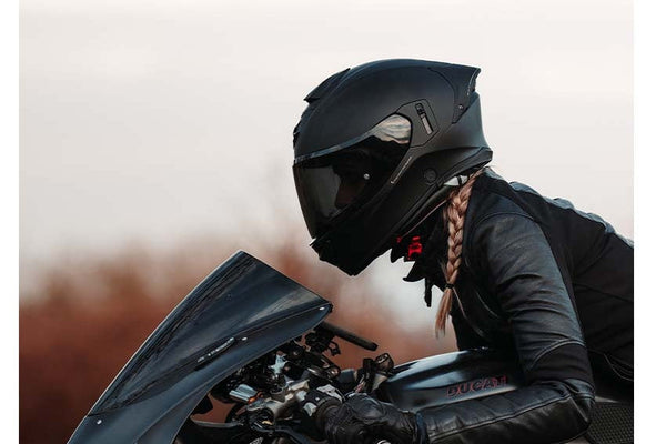 Scorpion EXO-530i Helmet Review: Smarter Sport-Touring Performance with Integrated LED Innovation - FREE UK Shipping, FREE 365 Day Returns | Moto Central