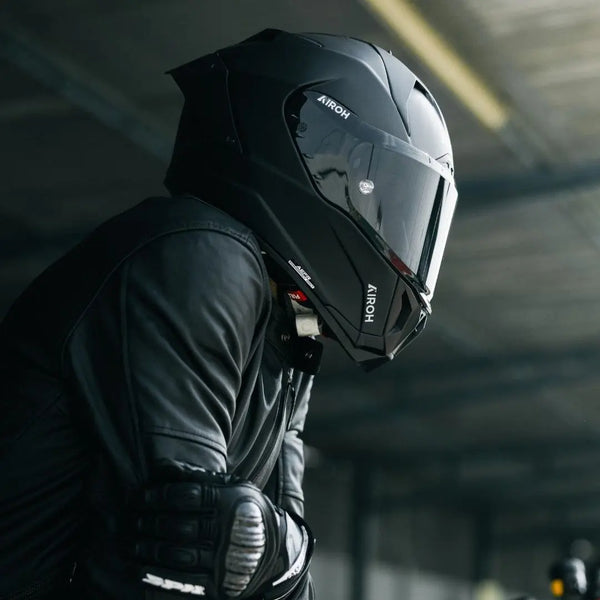 Airoh GP-800 FIM Helmet - Track-Level Precision with Advanced Carbon Performance - FREE UK Shipping, FREE 365 Day Returns | Moto Central
