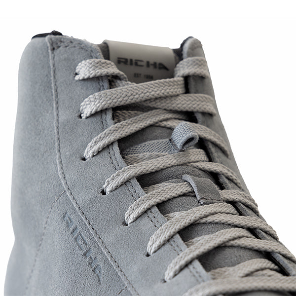 Richa Lewis Waterproof Sneakers Grey, lacing detail