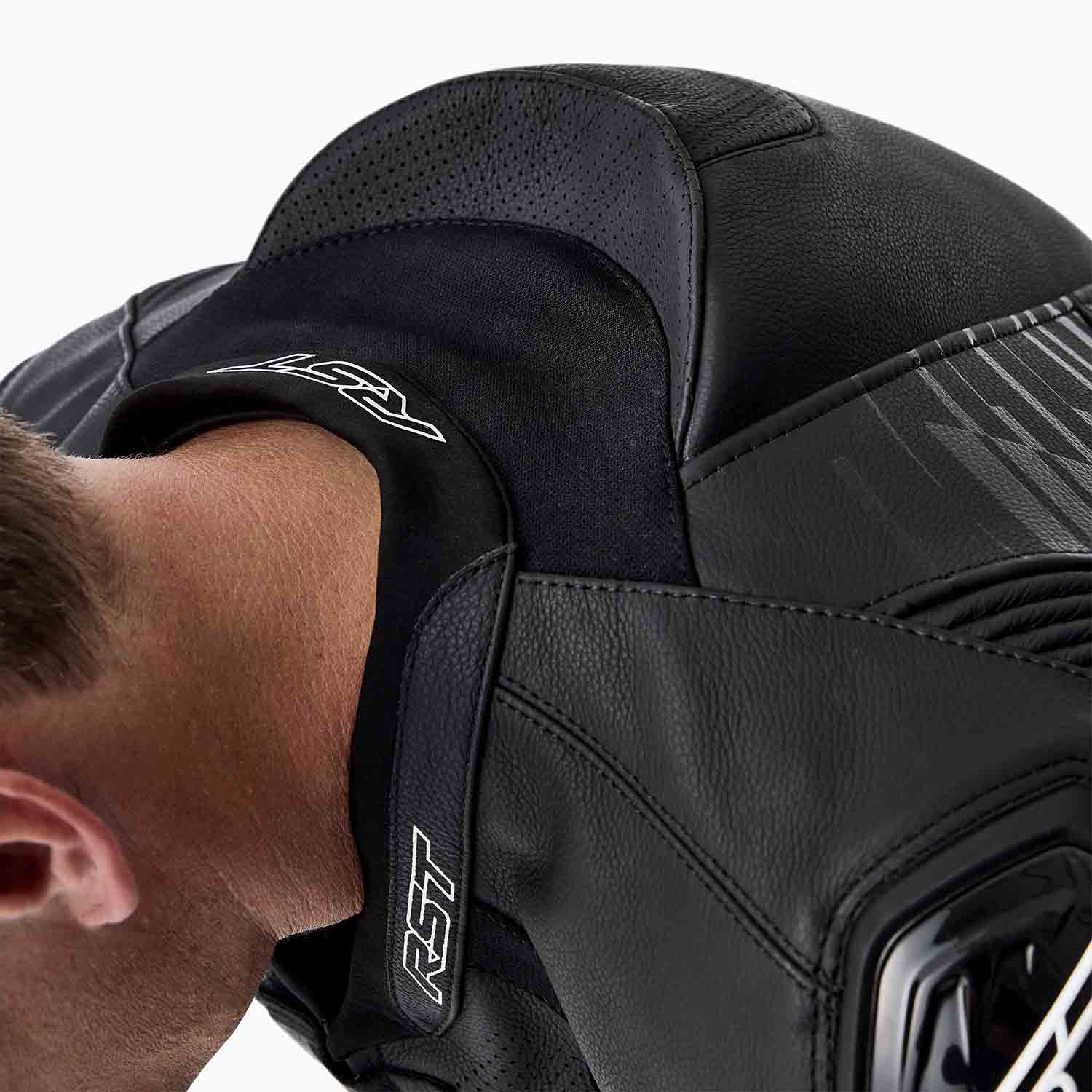 RST Tractech Evo D3O Leather Jacket Black / White - FREE UK Shipping, FREE 365 Day Returns | Moto Central