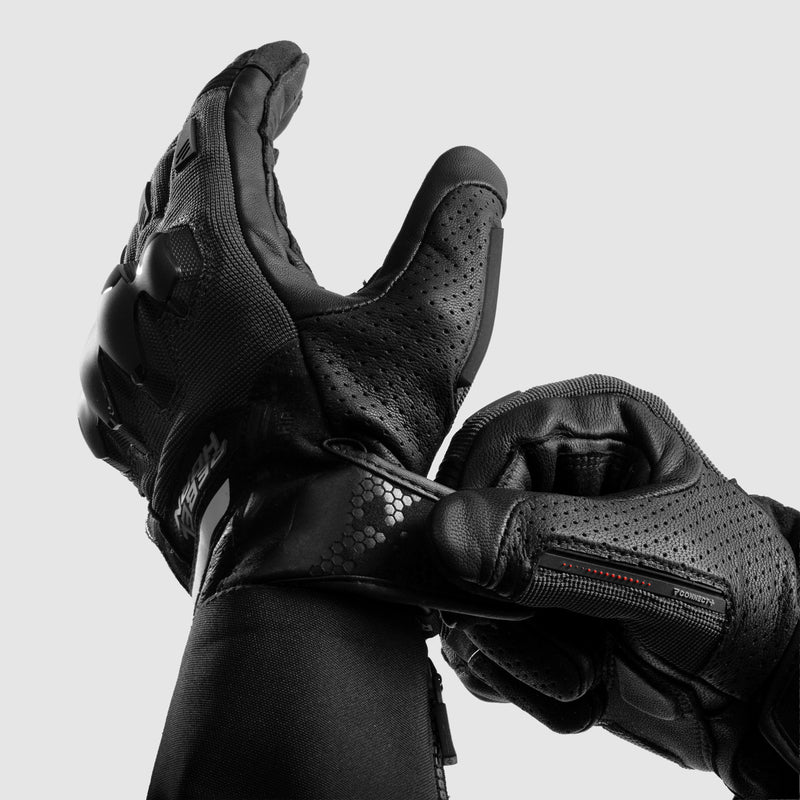 Rebelhorn Defender Gloves Black FREE UK Delivery, FREE 365 Day Returns | Moto Central