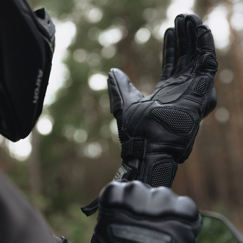 Rebelhorn Range Gloves Black FREE UK Delivery, FREE 365 Day Returns | Moto Central