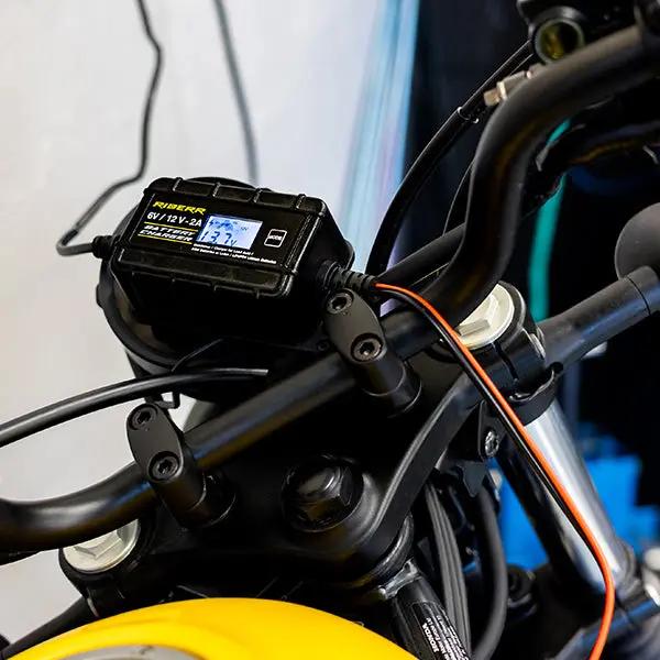 Riderr 2.0A Battery Charger FREE UK Delivery, FREE 365 Day Returns | Moto Central
