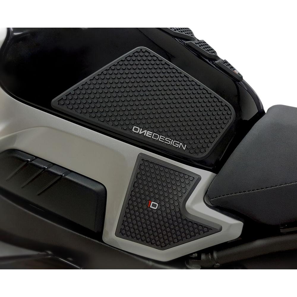 One Design Yamaha MT-10 Tank Grip Black