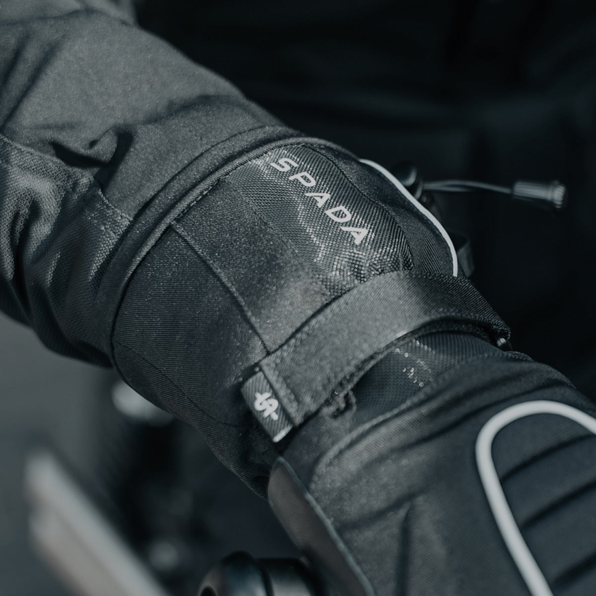 Spada Blizzard 2 Rev.2 CE Waterproof Leather Gloves Black FREE UK Delivery, FREE 365 Day Returns | Moto Central