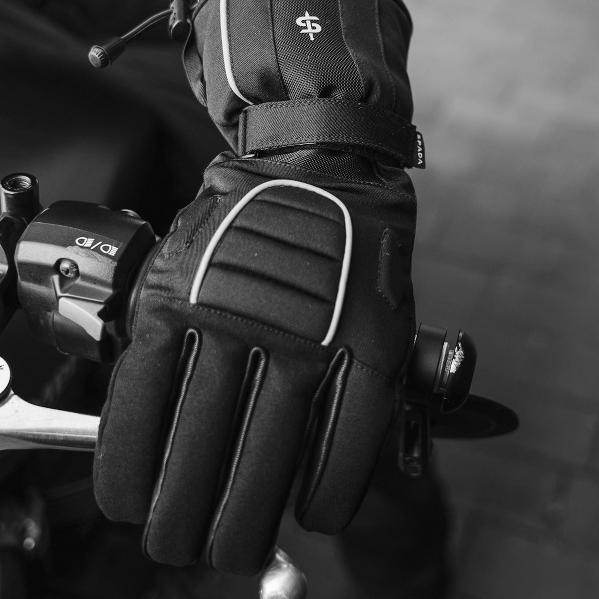 Spada Blizzard 2 Rev.2 CE Waterproof Leather Gloves Black FREE UK Delivery, FREE 365 Day Returns | Moto Central