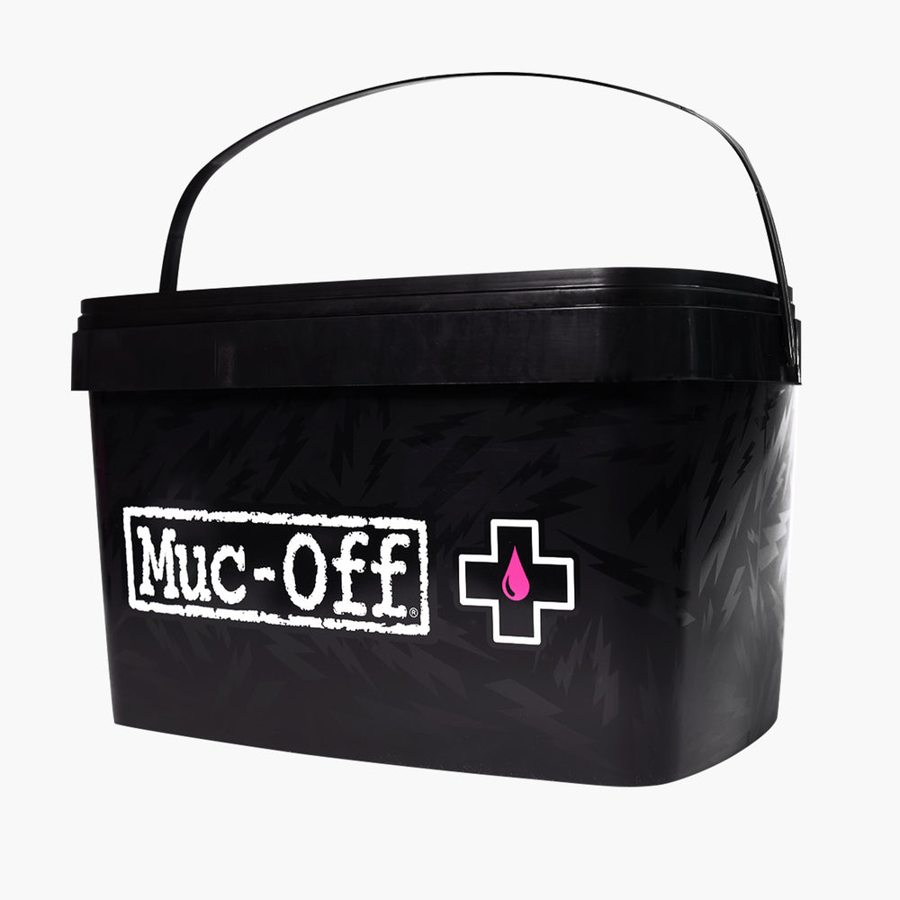 Muc-Off Motorcycle 8 in 1 Kit FREE UK Delivery, FREE 365 Day Returns | Moto Central