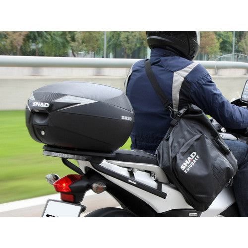 SHAD SH39 Top Box Carbon - FREE UK Shipping, FREE 365 Day Returns | Moto Central