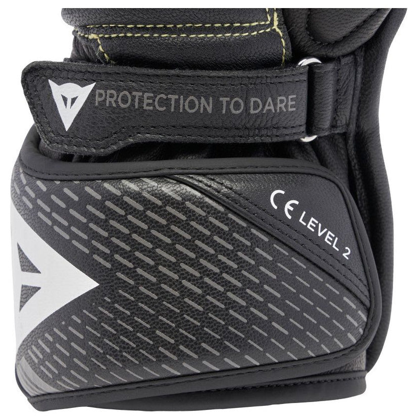 Dainese Full Metal 7 Leather Gloves Black / Black - protective construction close-up