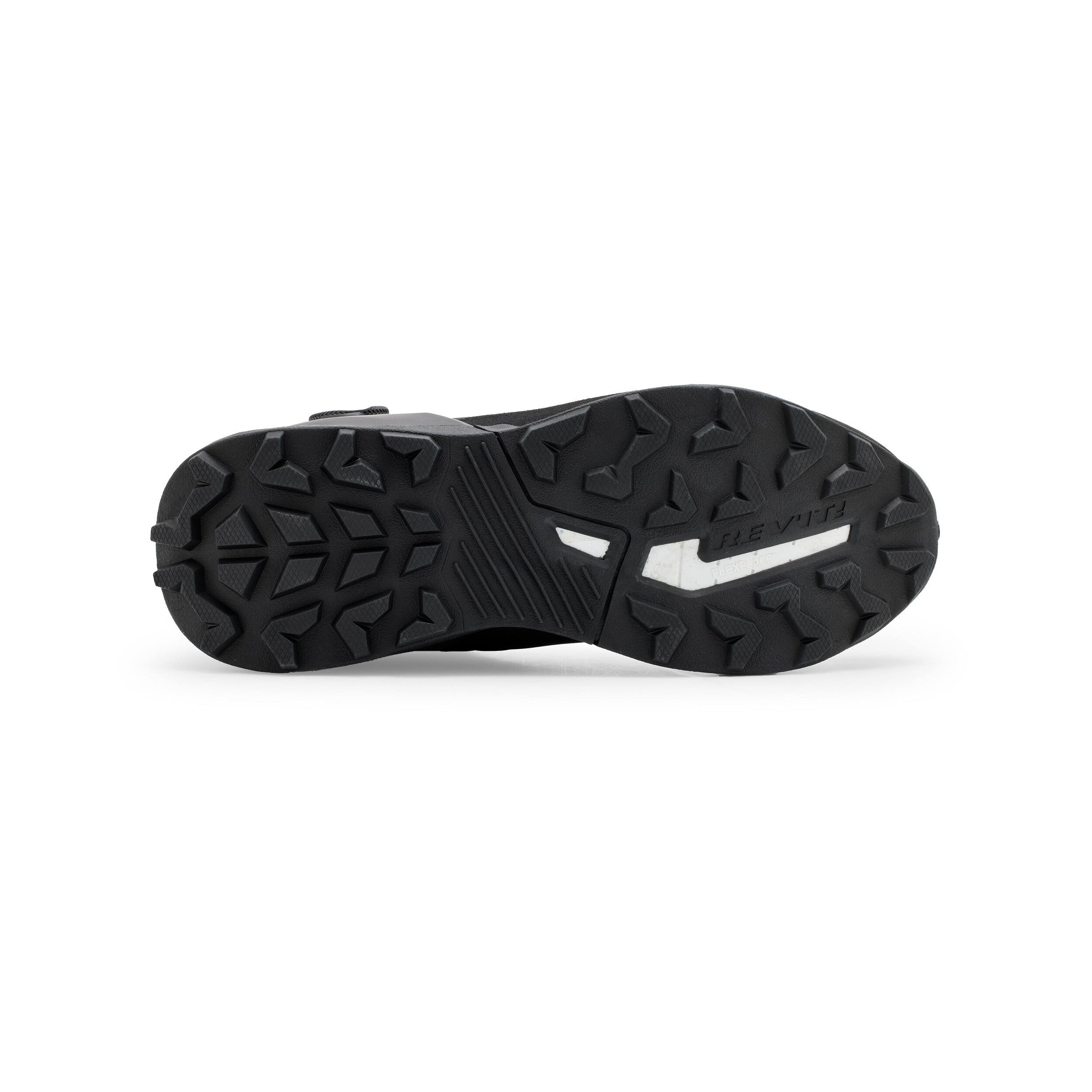 Revit Undercut H2O Shoes Black view 6