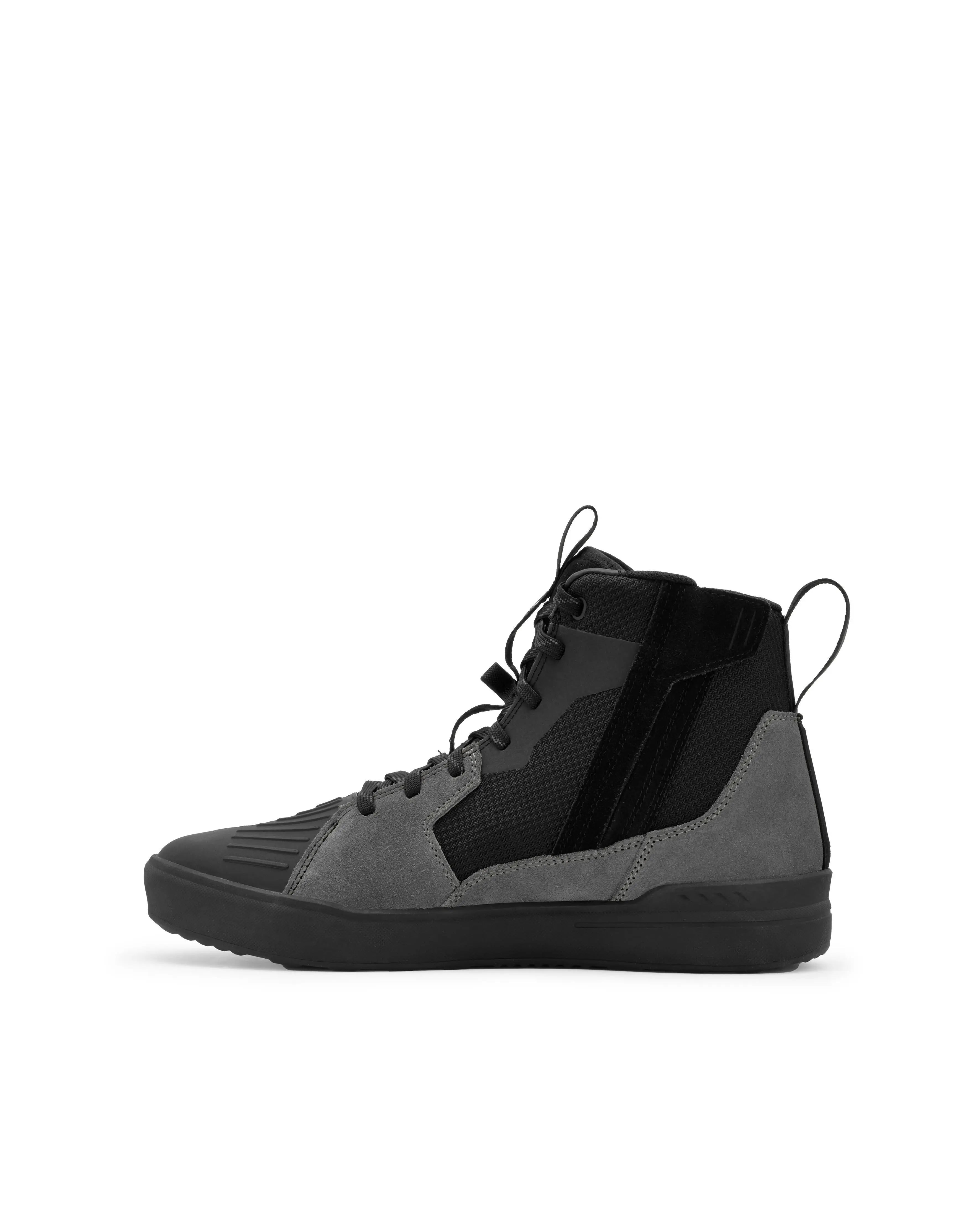 Revit Arrow 2 Shoes Black FREE UK Delivery, FREE 365 Day Returns | Moto Central