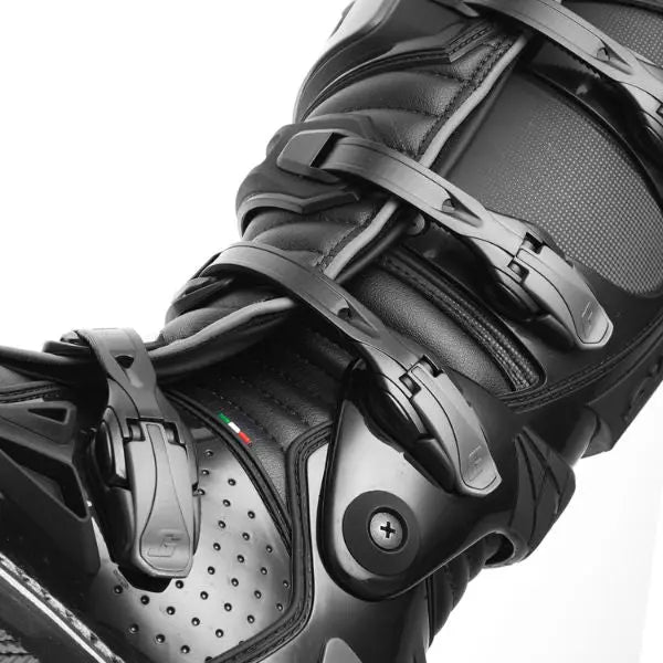 Gaerne Fastback Enduro Kids MX Boots Midnight - FREE UK Shipping, FREE 365 Day Returns | Moto Central