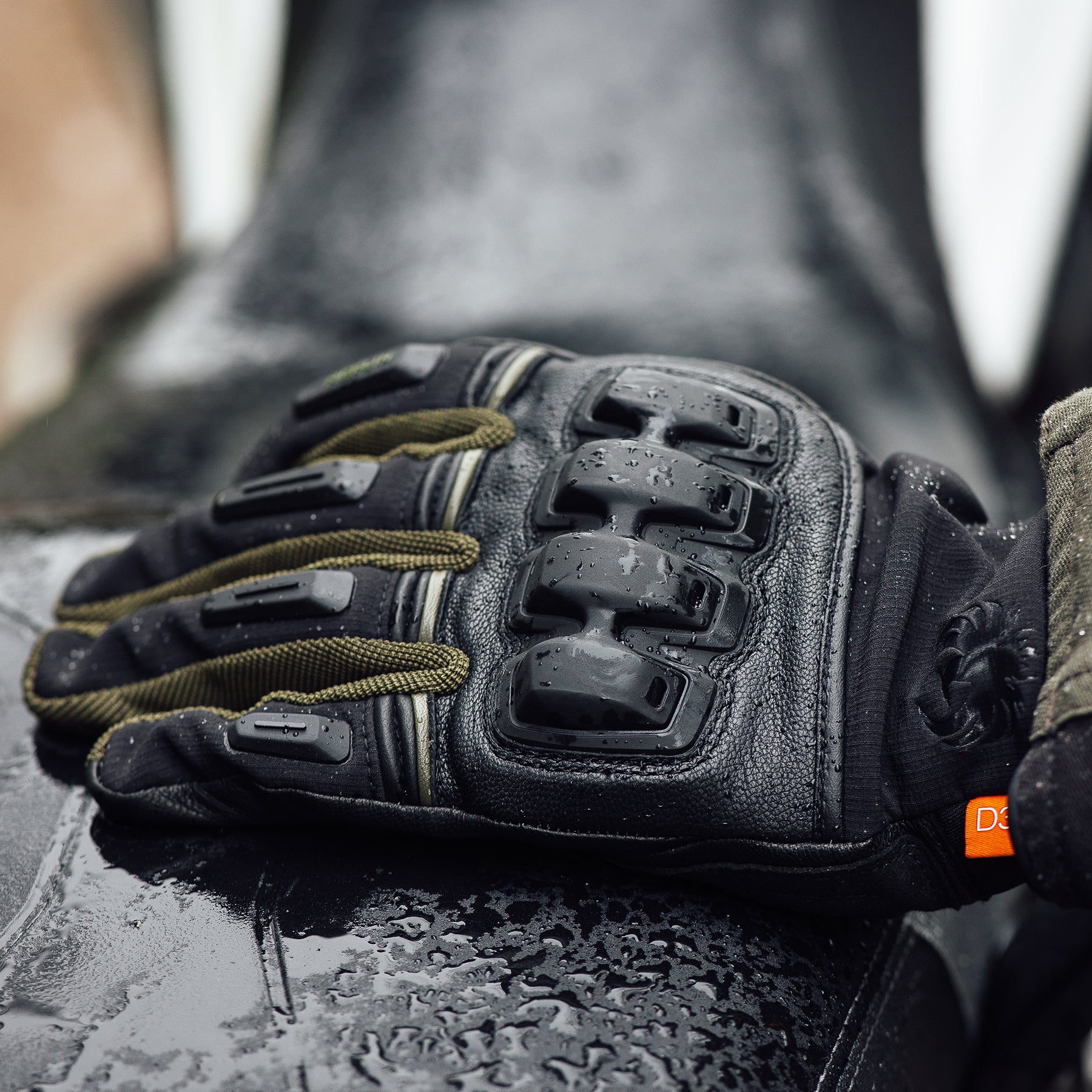 Merlin Jura Hydro D3O Gloves Black / Dark Green FREE UK Delivery, FREE 365 Day Returns | Moto Central