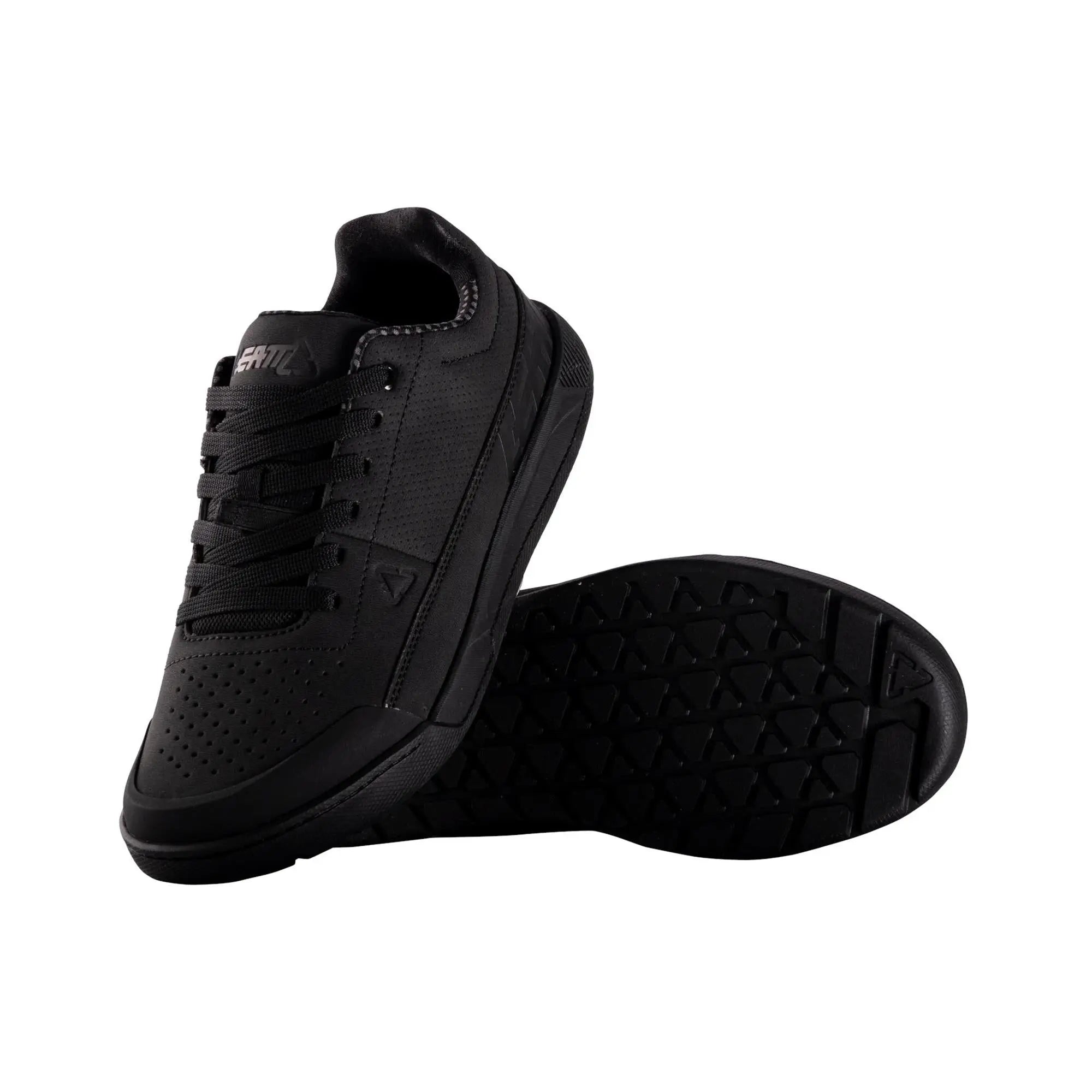 Leatt 2.0 Flat Shoes Black - FREE UK Shipping, FREE 365 Day Returns | Moto Central