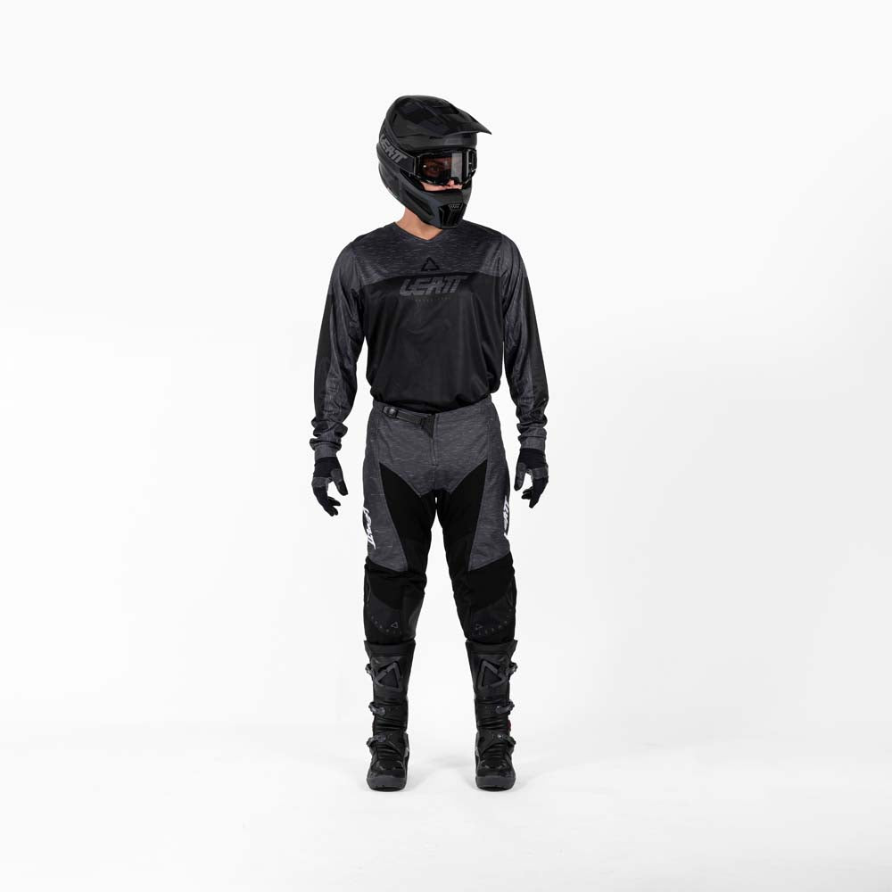 Leatt Moto 3.5 Ride Kit Stealth Black / Grey - FREE UK Delivery, FREE 365 Day Returns | Moto Central
