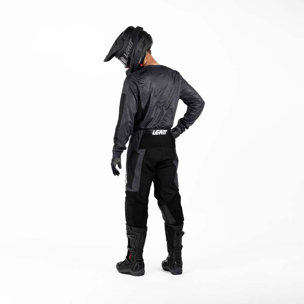 Leatt Moto 3.5 Ride Kit Stealth Black / Grey - FREE UK Delivery, FREE 365 Day Returns | Moto Central