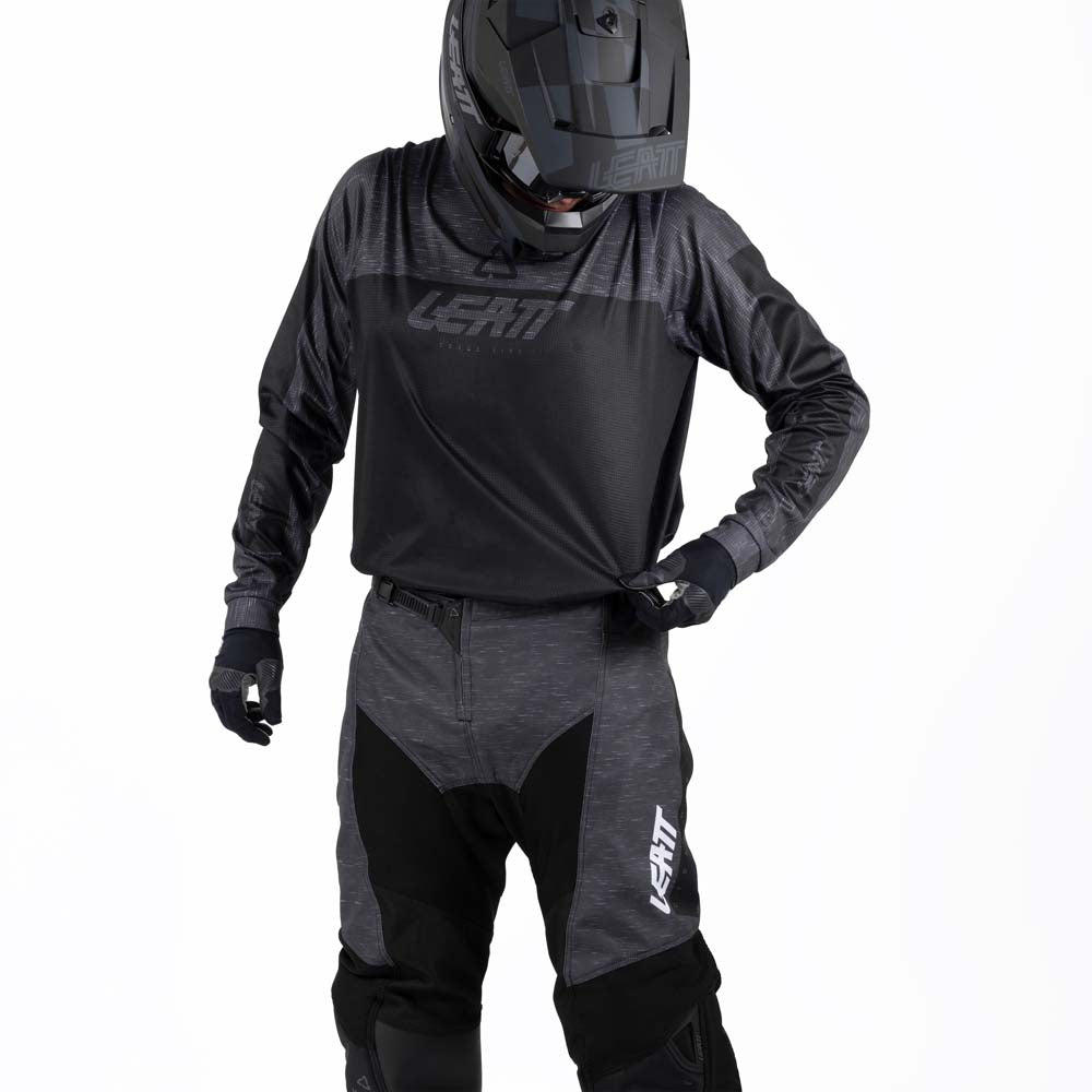 Leatt Moto 3.5 Ride Kit Stealth Black / Grey - FREE UK Delivery, FREE 365 Day Returns | Moto Central