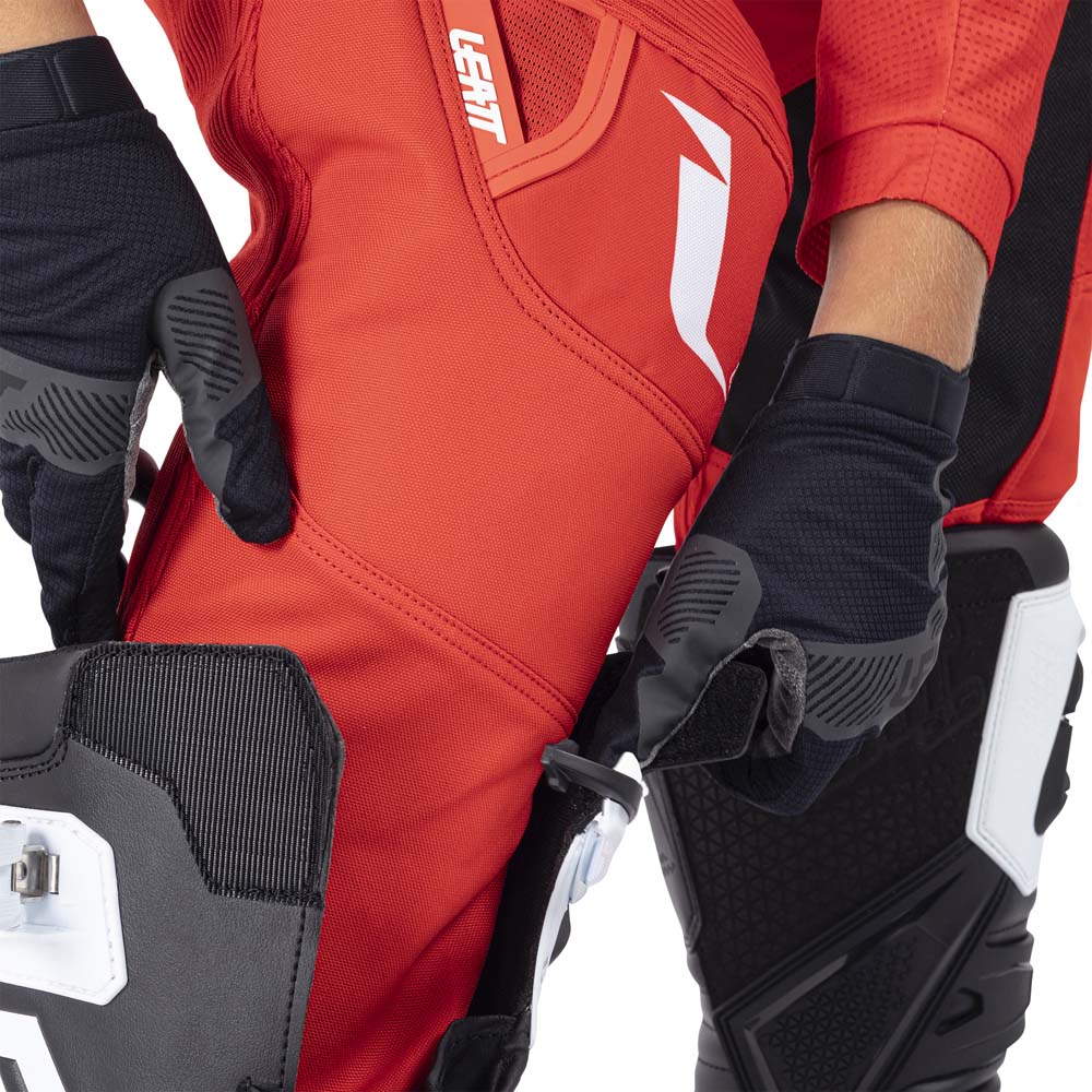 Leatt 3.5 Junior Ride Kit Red - FREE UK Delivery, FREE 365 Day Returns | Moto Central