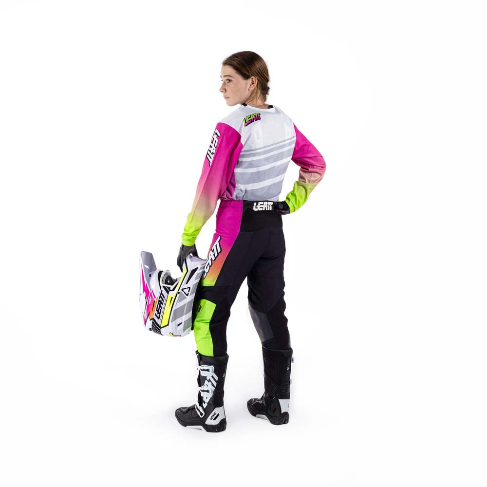 Leatt 3.5 Junior Ride Kit Retro Pink - FREE UK Delivery, FREE 365 Day Returns | Moto Central