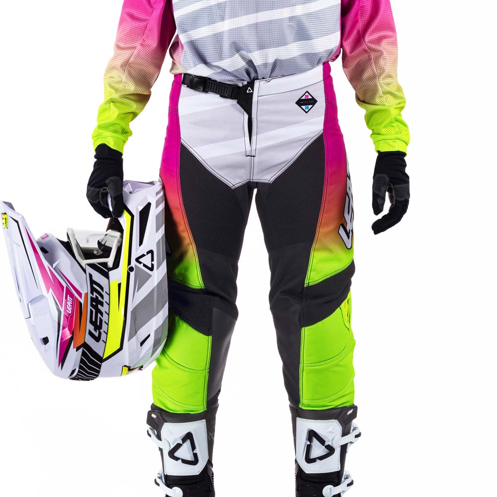 Leatt 3.5 Junior Ride Kit Retro Pink - FREE UK Delivery, FREE 365 Day Returns | Moto Central