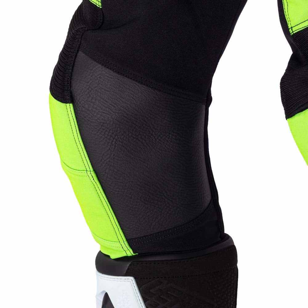 Leatt 3.5 Junior Ride Kit Retro Pink - FREE UK Delivery, FREE 365 Day Returns | Moto Central