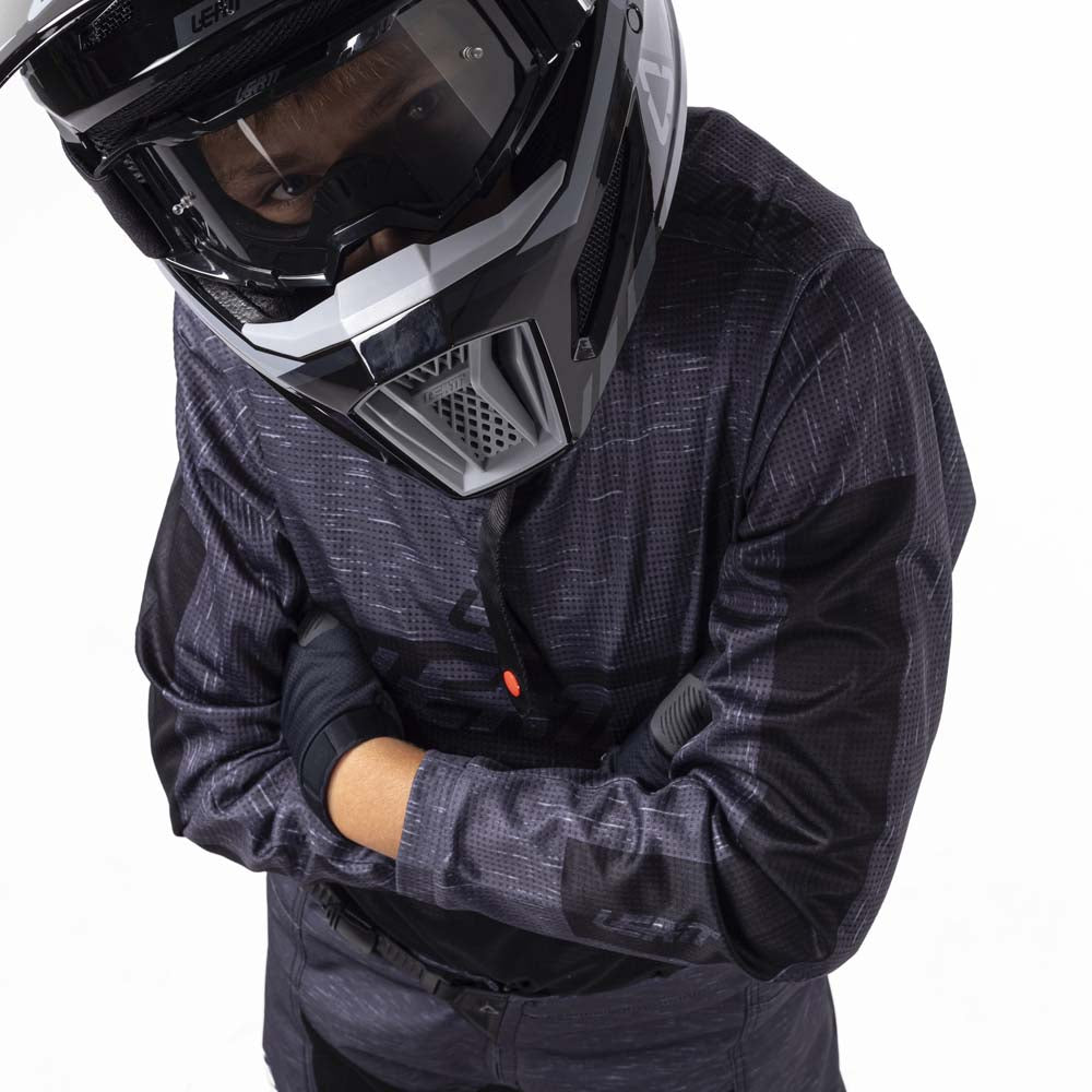 Leatt 3.5 Junior Ride Kit Stealth Black / Grey - FREE UK Delivery, FREE 365 Day Returns | Moto Central