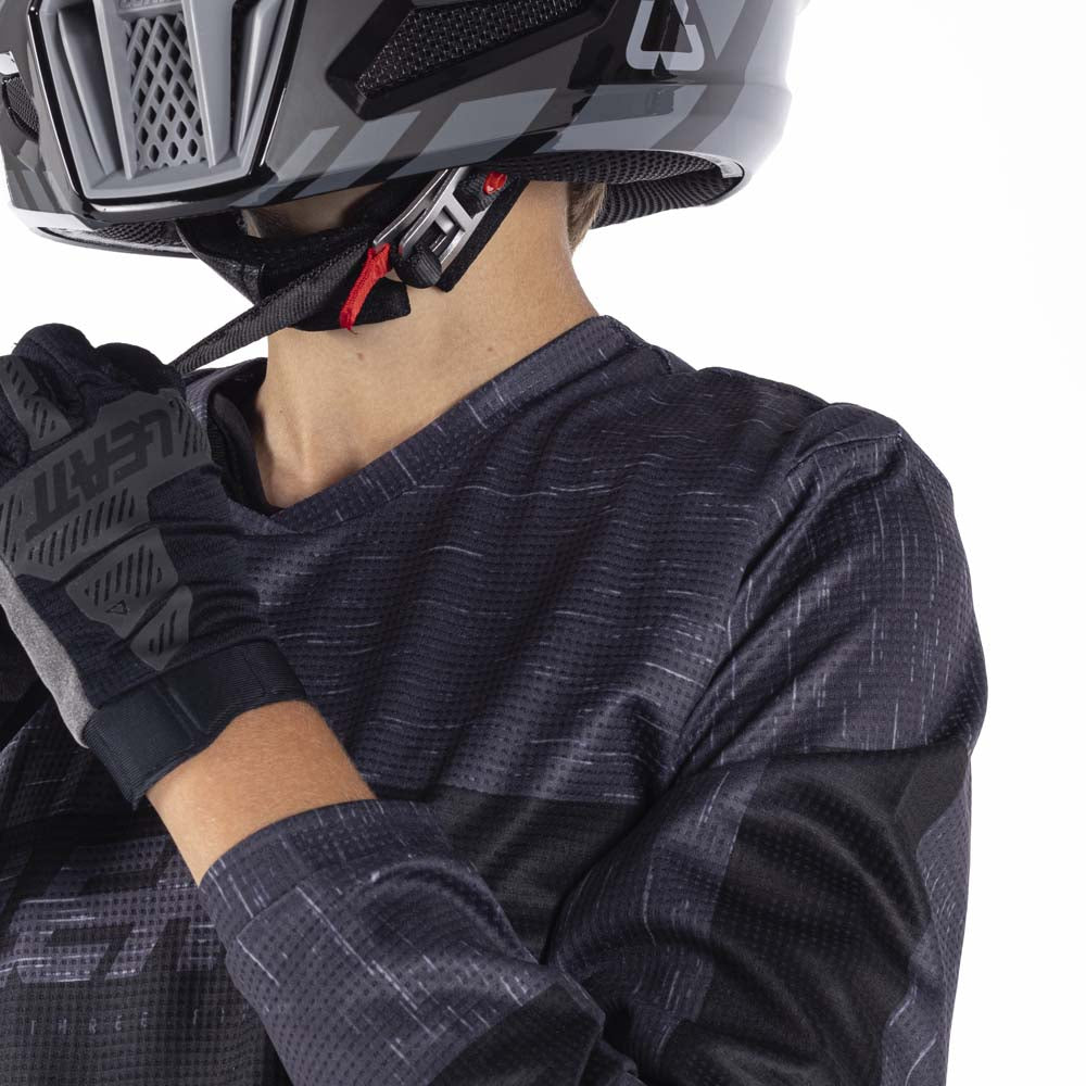 Leatt 3.5 Junior Ride Kit Stealth Black / Grey - FREE UK Delivery, FREE 365 Day Returns | Moto Central