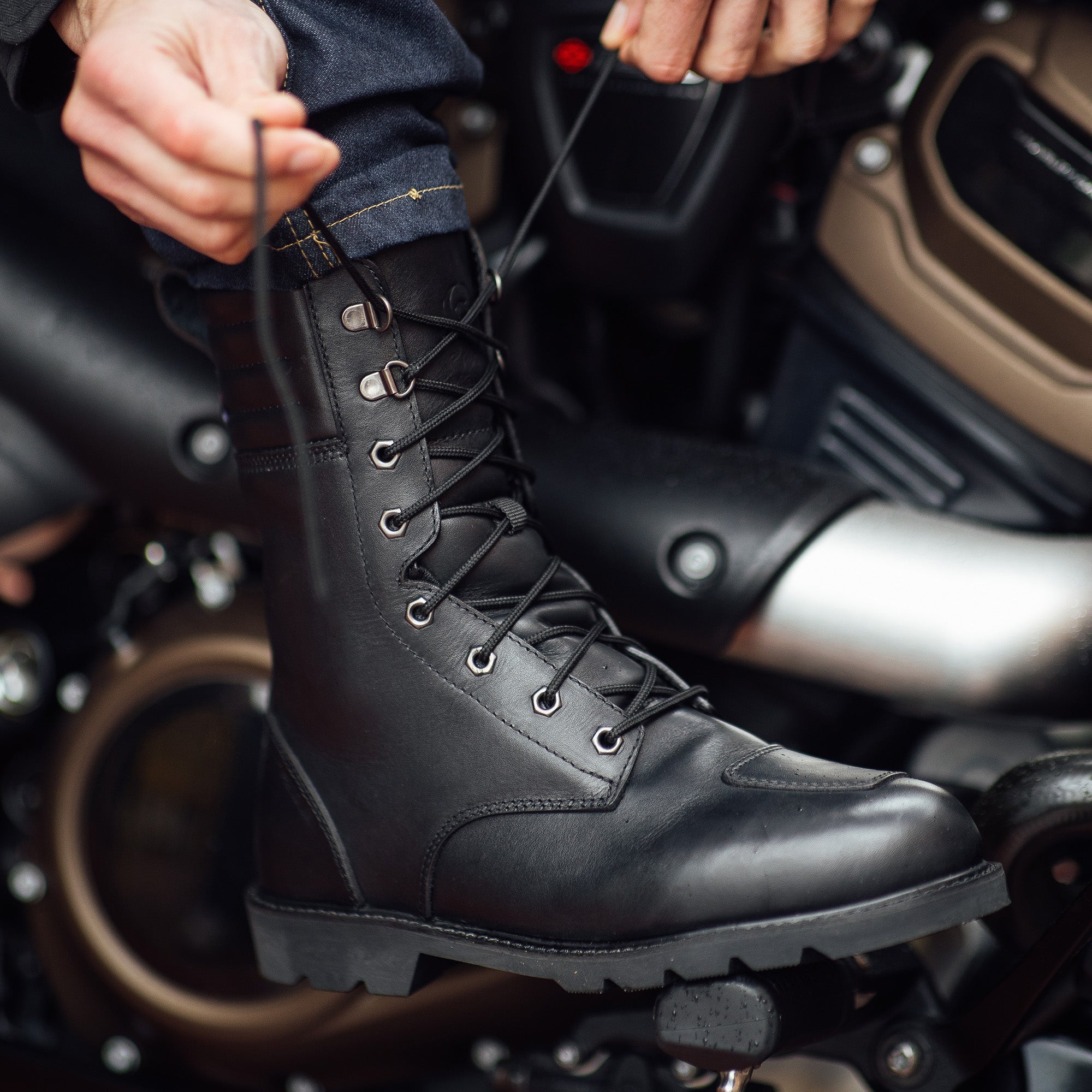 Merlin Myrton 2 G24 D3O Waterproof Boots Black FREE UK Delivery, FREE 365 Day Returns | Moto Central