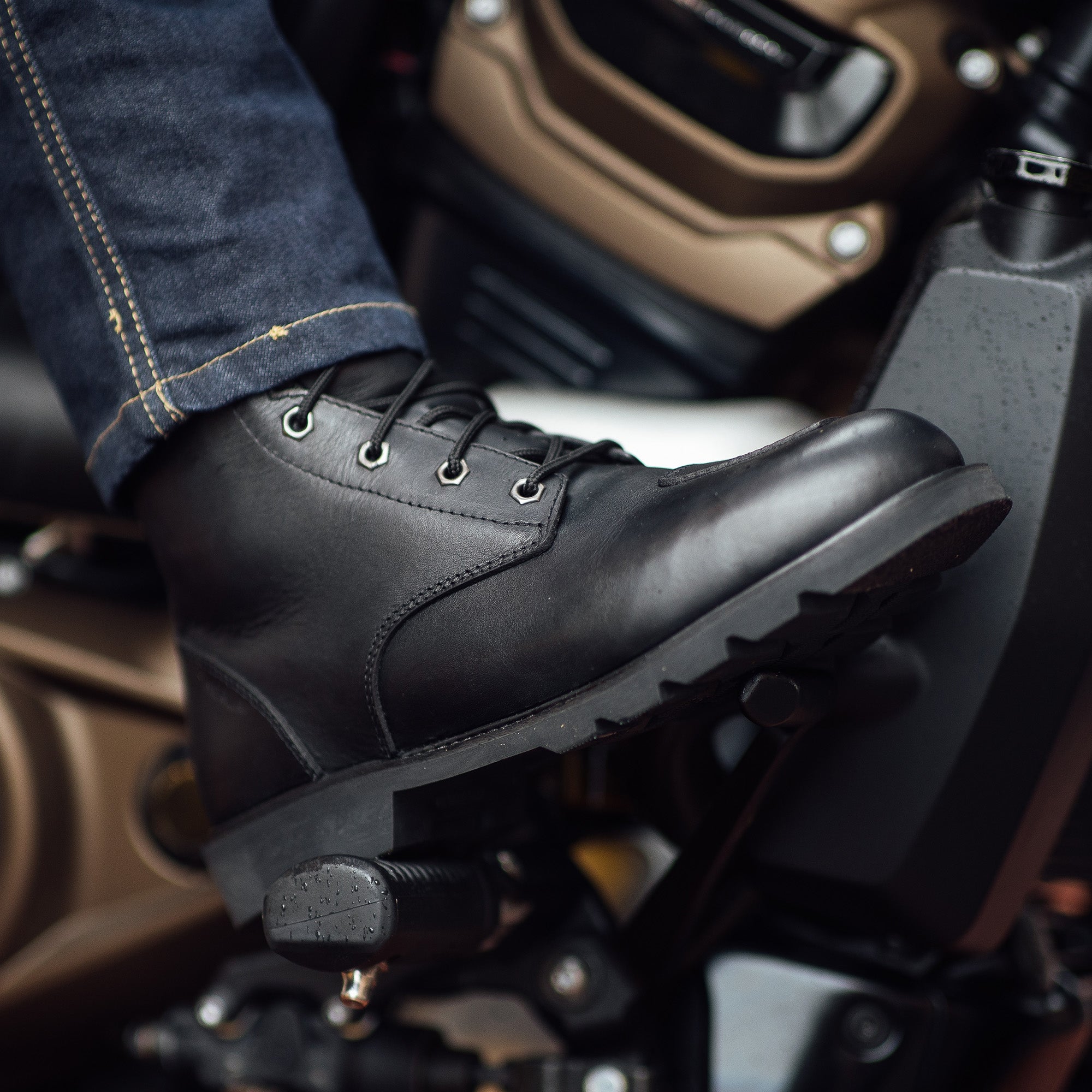 Merlin Myrton 2 G24 D3O Waterproof Boots Black FREE UK Delivery, FREE 365 Day Returns | Moto Central