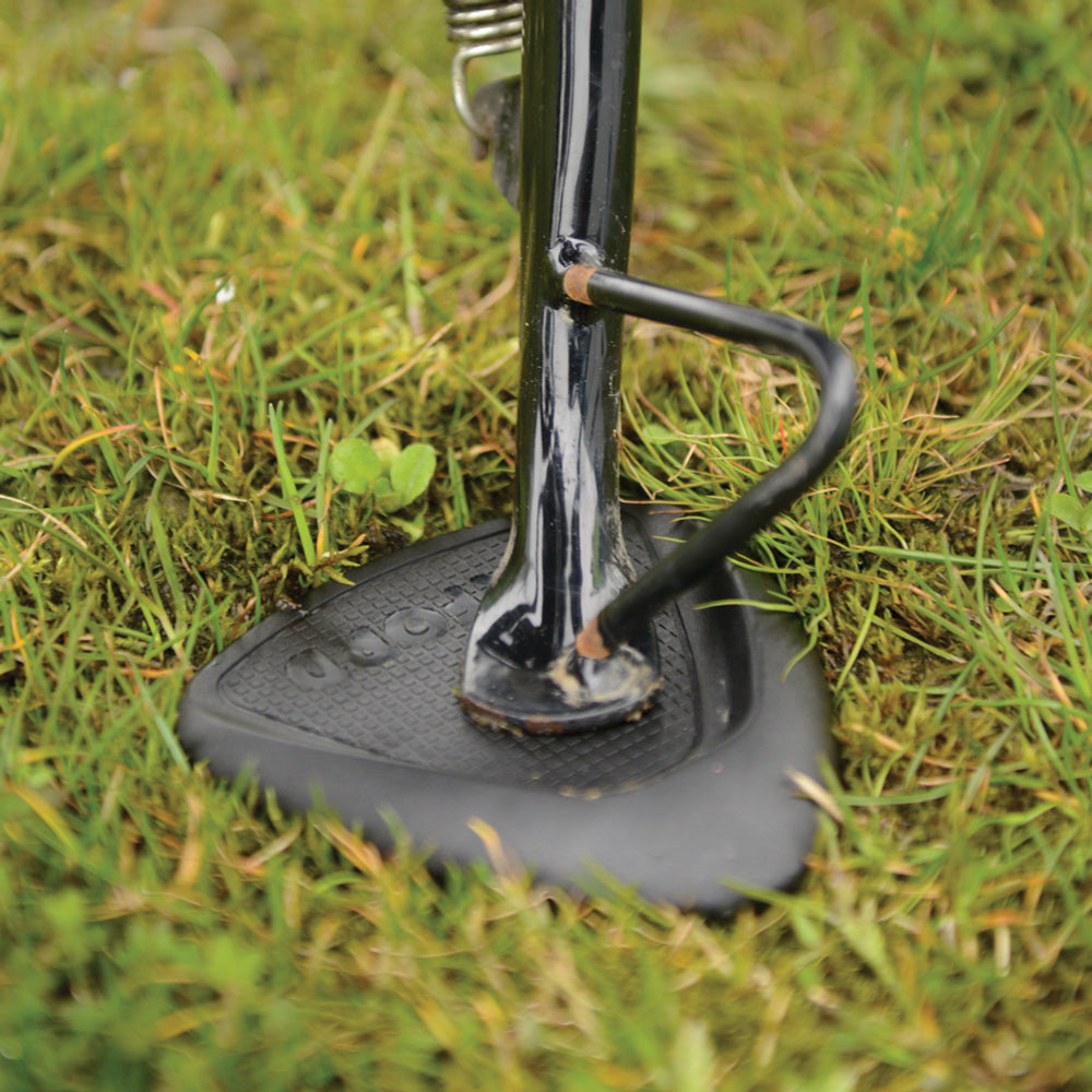 Oxford Magnimate Side Stand Support Black, in use on grass