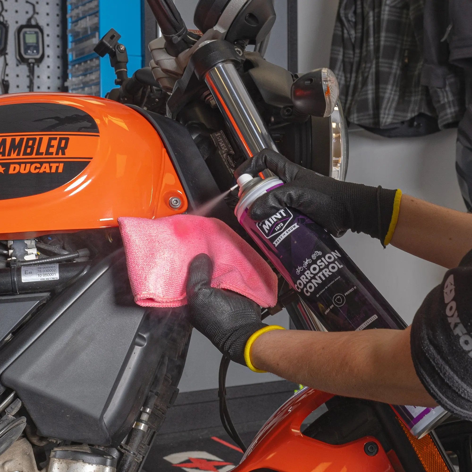 Oxford Mint Corrosion Control - 750ml  - FREE UK Shipping, FREE 365 Day Returns | Moto Central