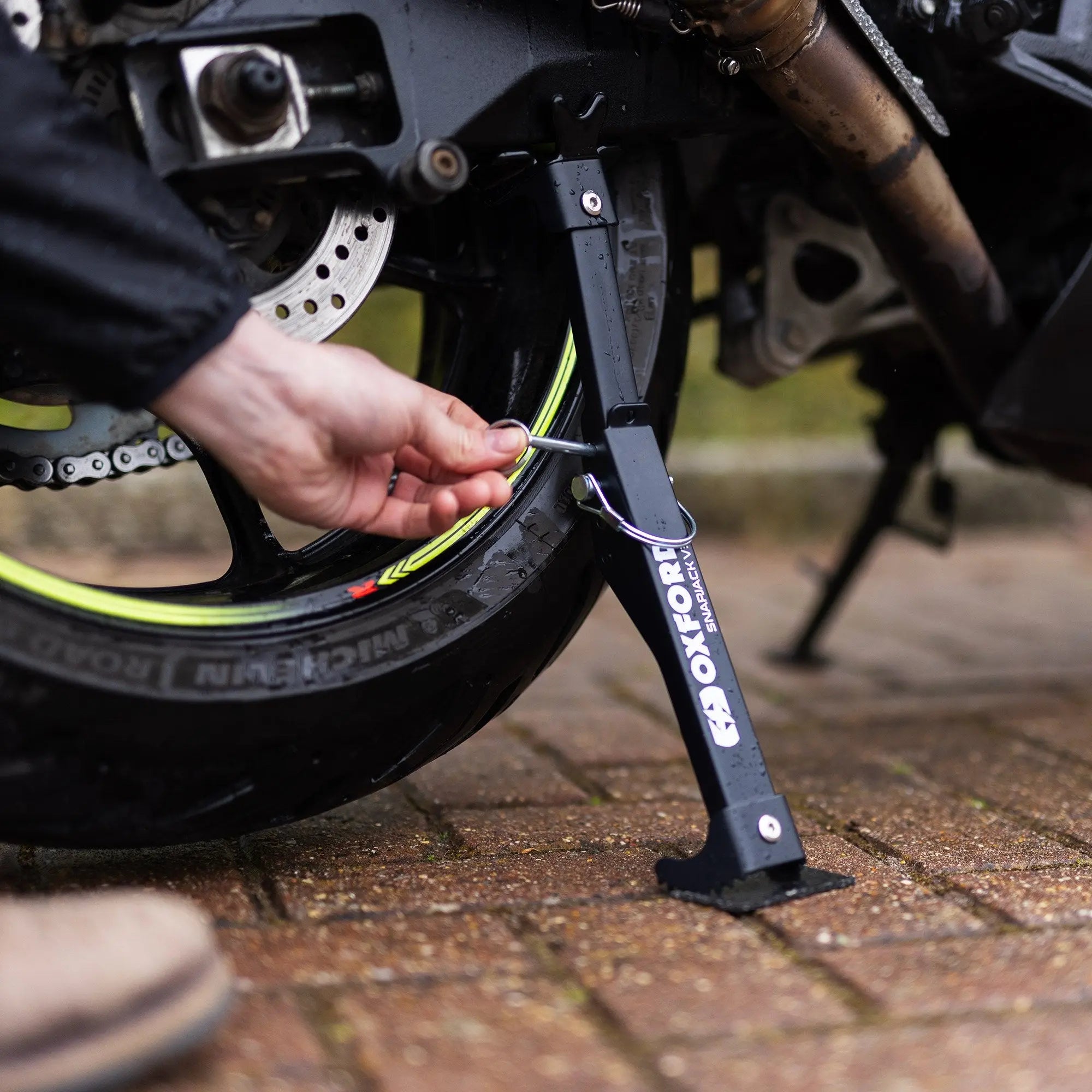 Oxford SnapJack V3 Stand Black FREE UK Delivery, FREE 365 Day Returns | Moto Central