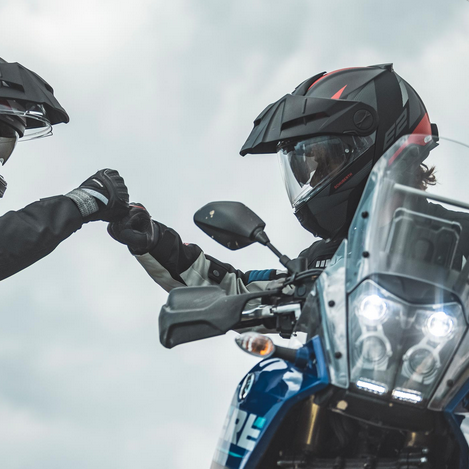 Schuberth E2 Defender Red / Black