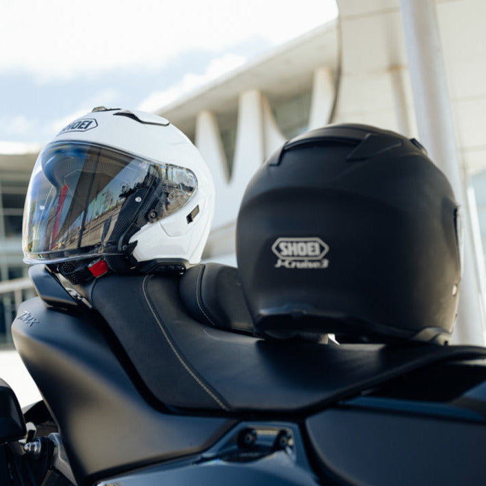 Shoei J-Cruise 3 Open Face Helmet Plain White FREE Delivery & Returns Shoei J-Cruise 3 Open Face Helmet Plain White FREE Delivery & Returns