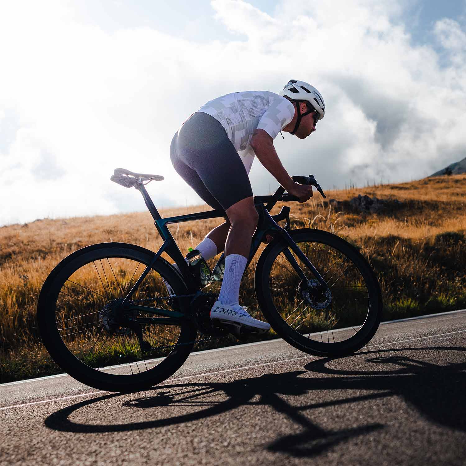 Ale Clothing Pixel Pragma Short Sleeves Jersey White - FREE UK Shipping, FREE 365 Day Returns | Moto Central