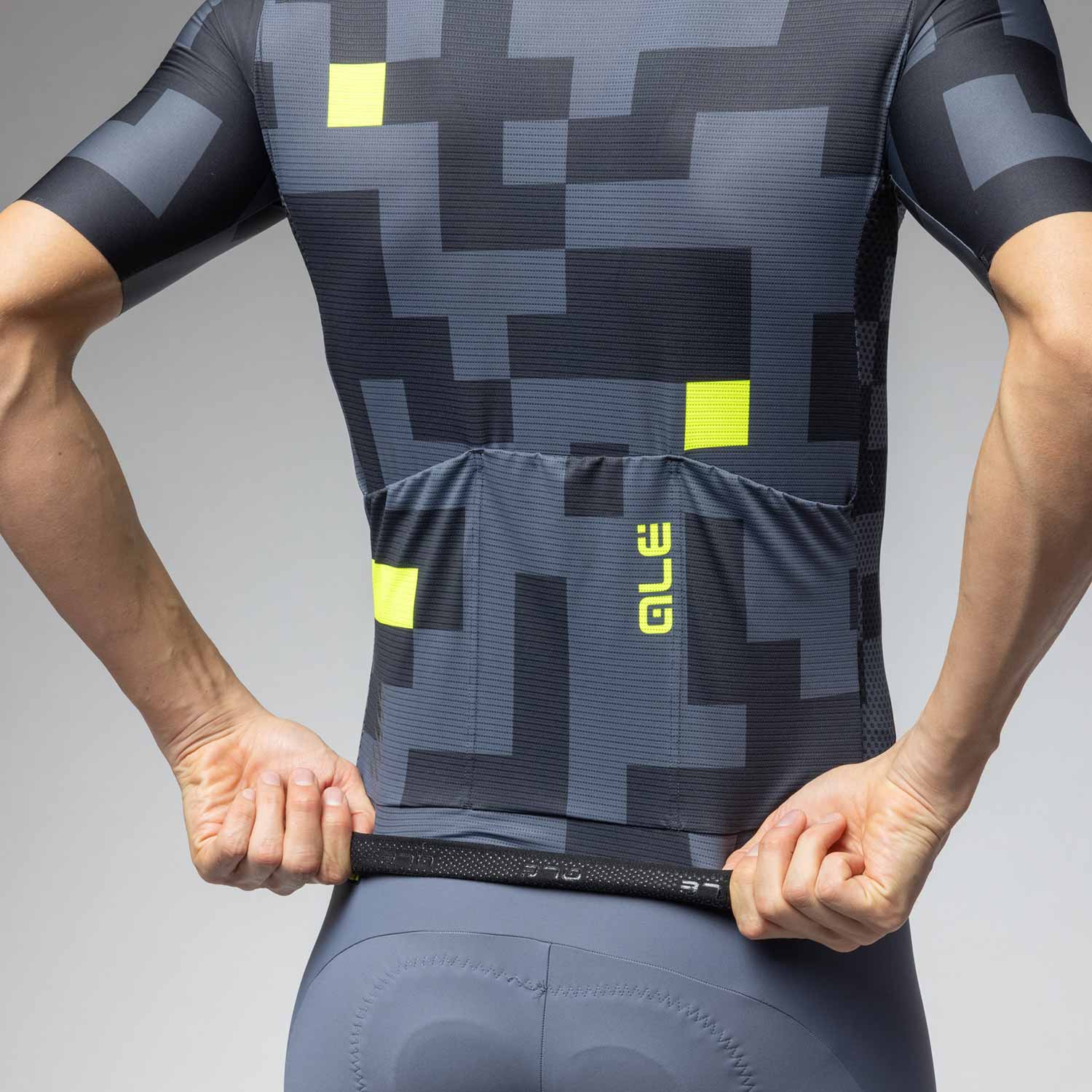 Ale Clothing Pixel Pragma Short Sleeves Jersey Black - FREE UK Shipping, FREE 365 Day Returns | Moto Central