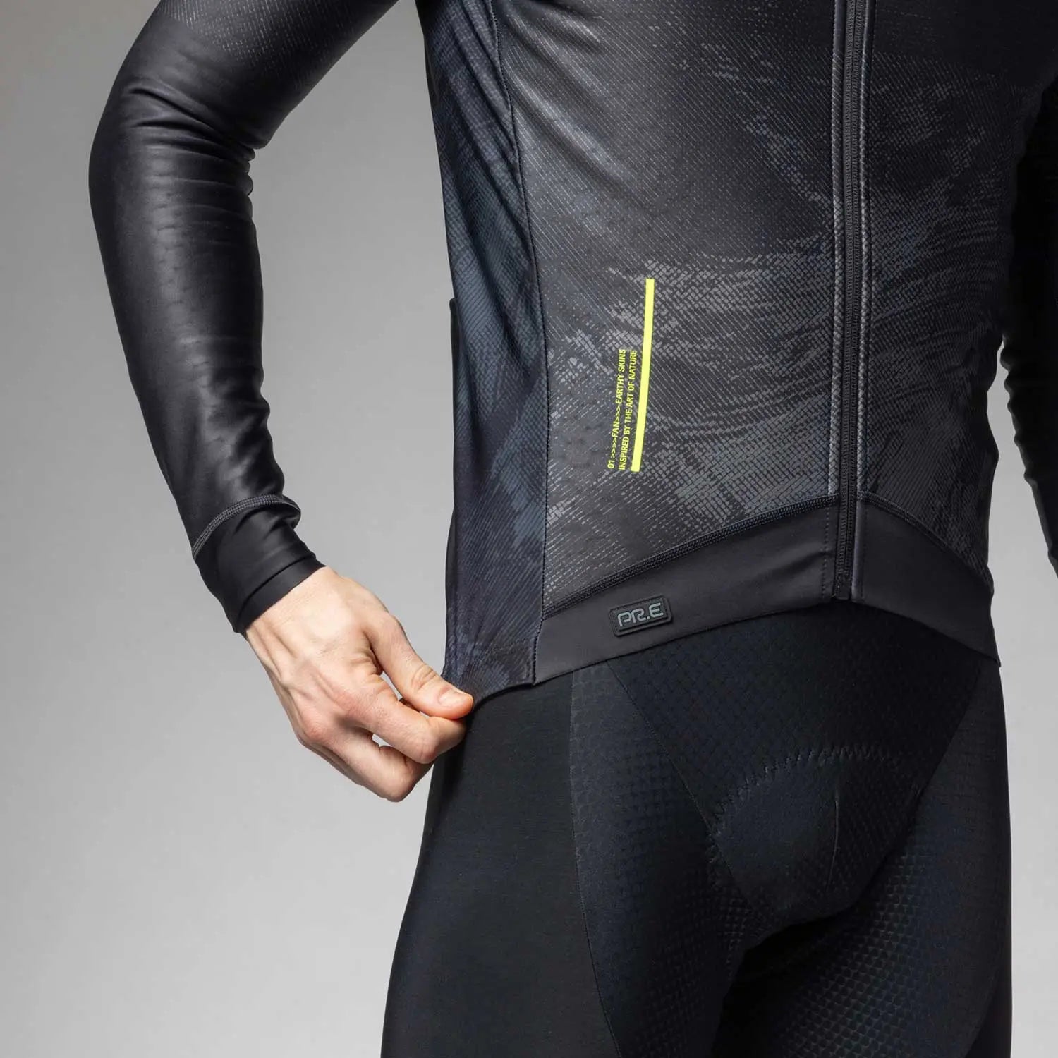 Ale Clothing Fan PR-E Jacket Black - FREE UK Shipping, FREE 365 Day Returns | Moto Central