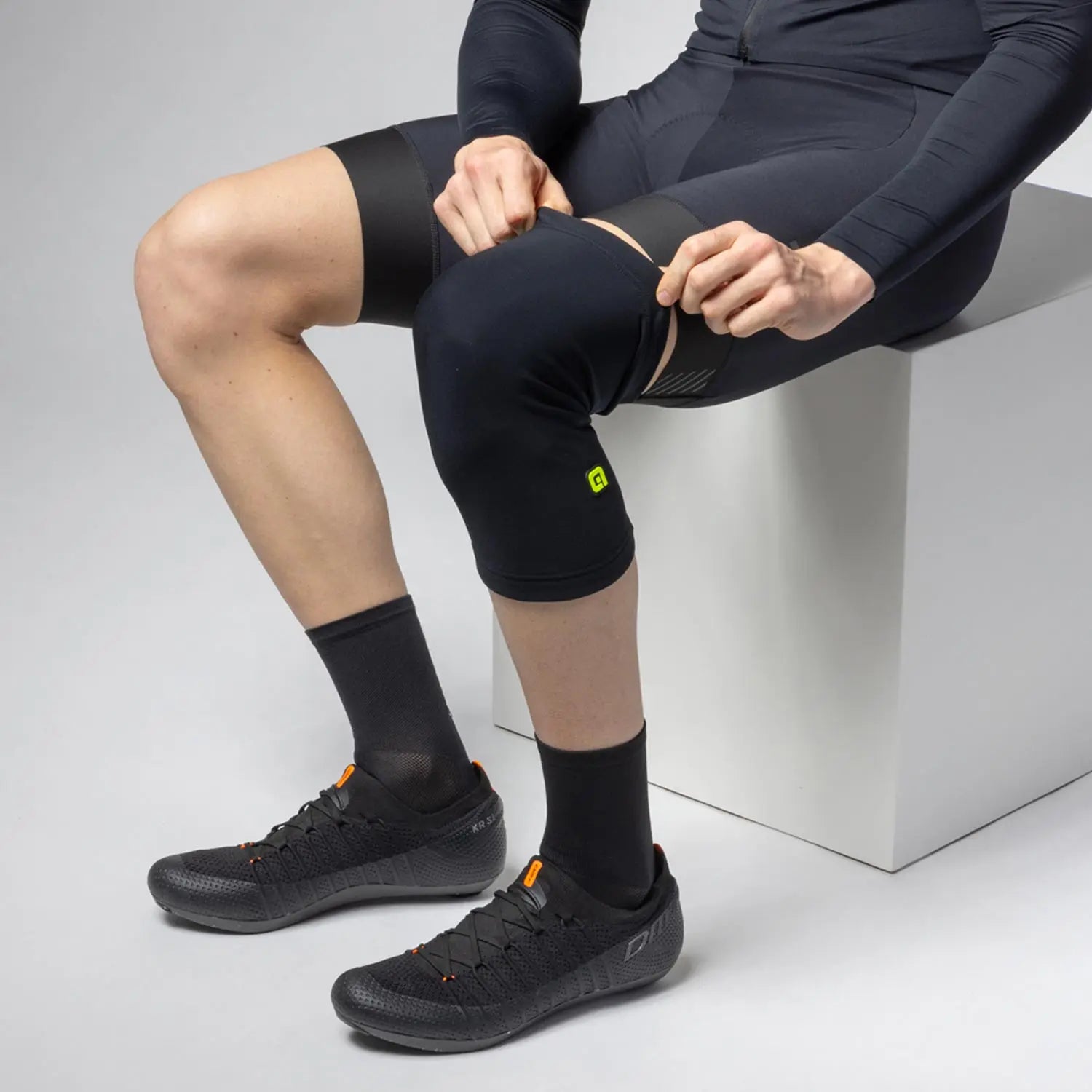 Ale Clothing Termico Leg Warmers Black - FREE UK Shipping, FREE 365 Day Returns | Moto Central