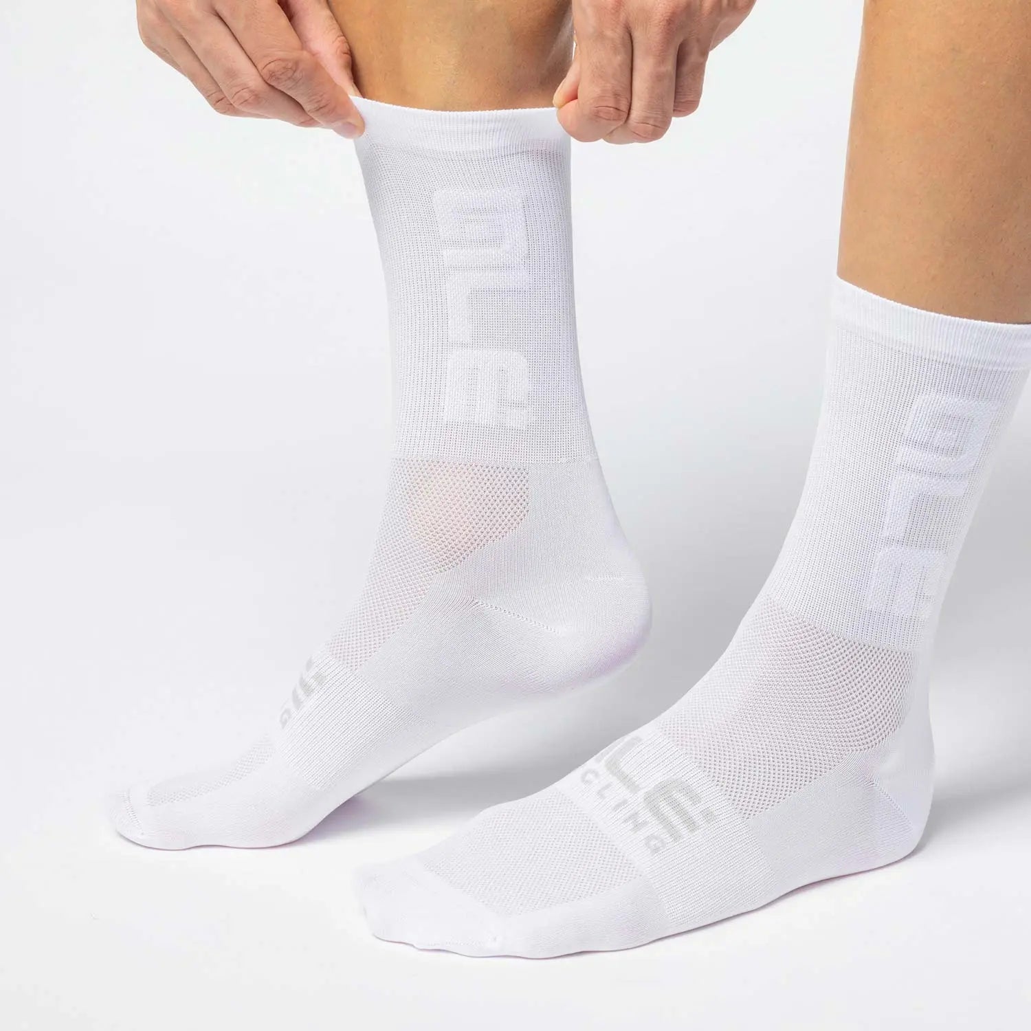 Ale Clothing Round T-Care Plus 18 CM Socks White - FREE UK Shipping, FREE 365 Day Returns | Moto Central