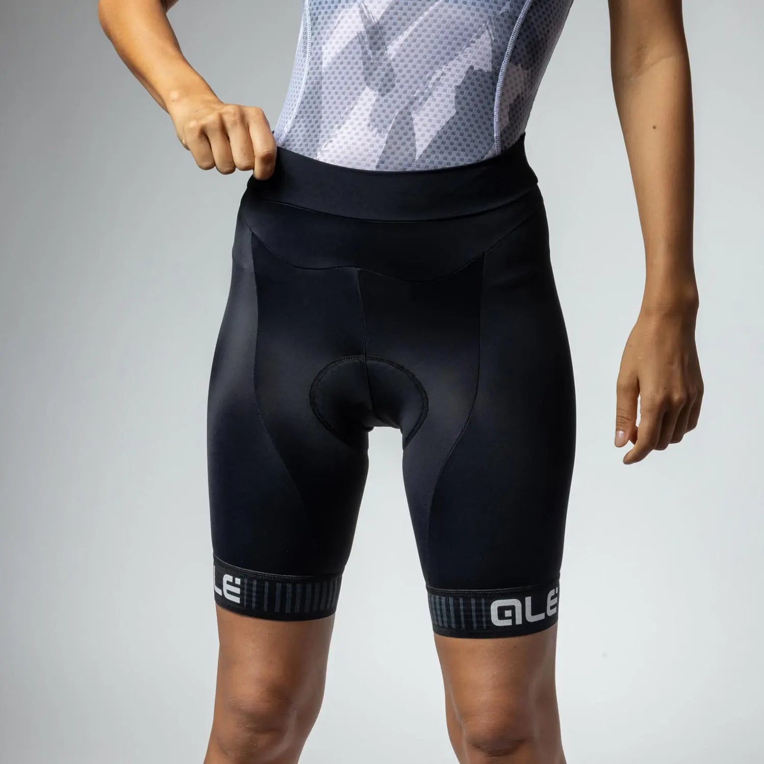 Ale Clothing Traguardo 2.0 Pragma Ladies Shorts Black / White - FREE UK Shipping, FREE 365 Day Returns | Moto Central
