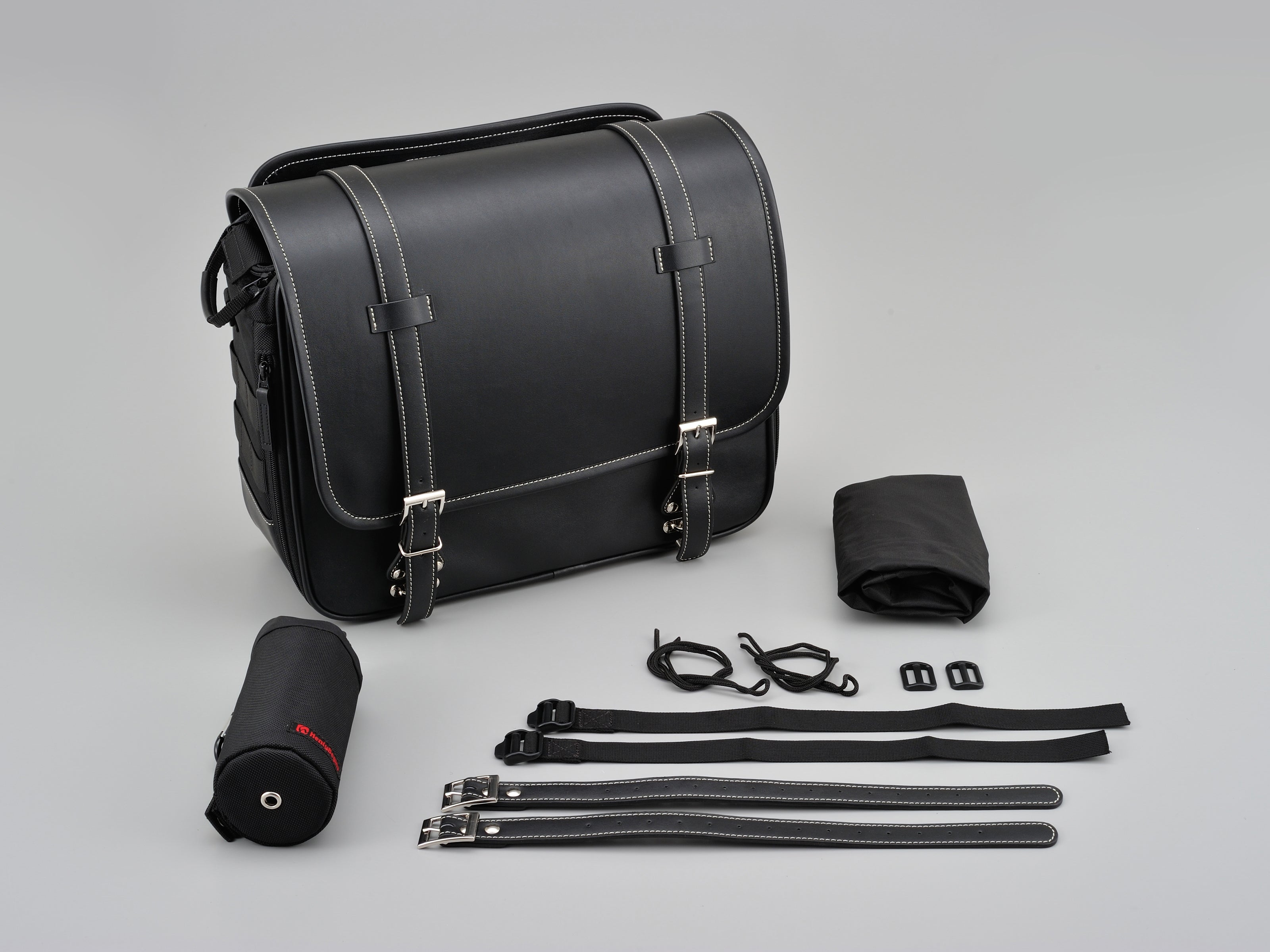 Daytona Universal Saddlebag 18 L Black - bag and fitting kit