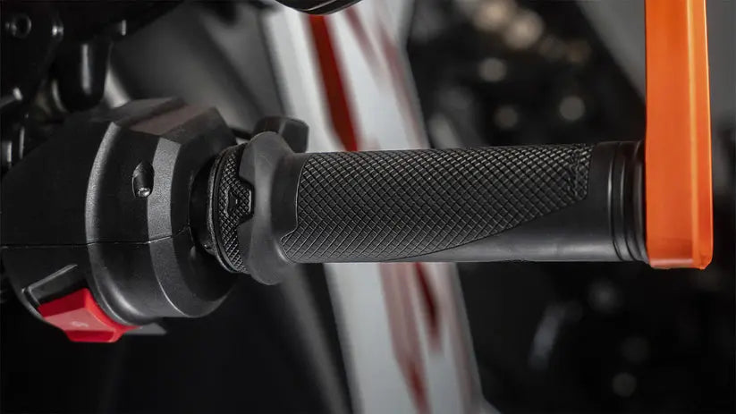 Macna Bluetooth Heated Grips Black FREE UK Delivery, FREE 365 Day Returns | Moto Central