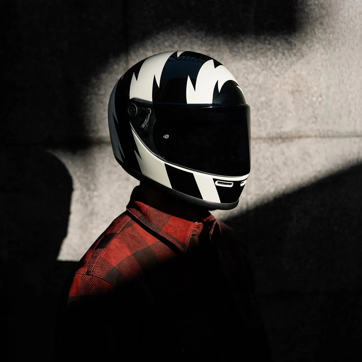 DMD Rivale 22.06 Buzz FREE UK Delivery, FREE 365 Day Returns | Moto Central