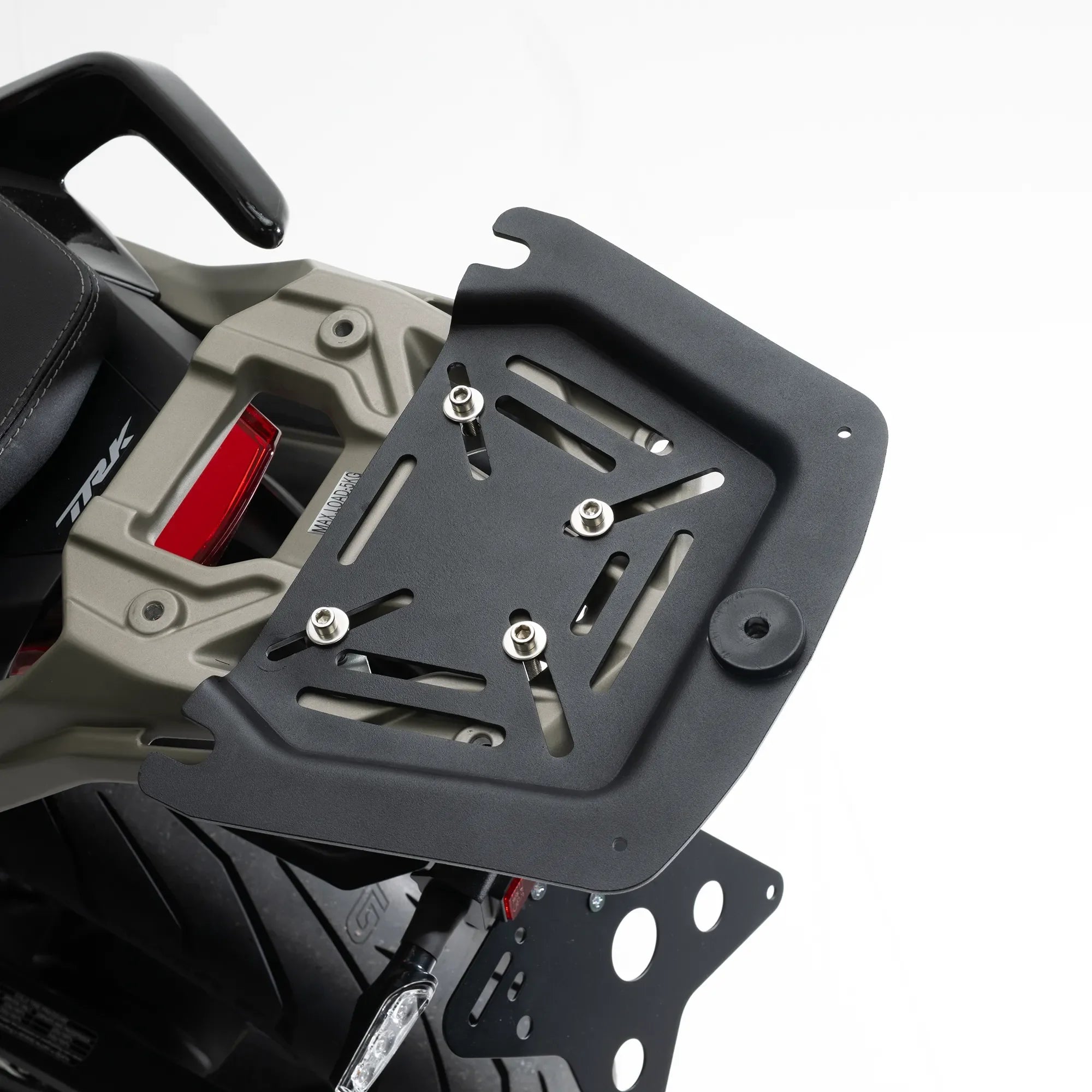 Oxford Roamer Top Box Black - motorcycle mounting plate detail