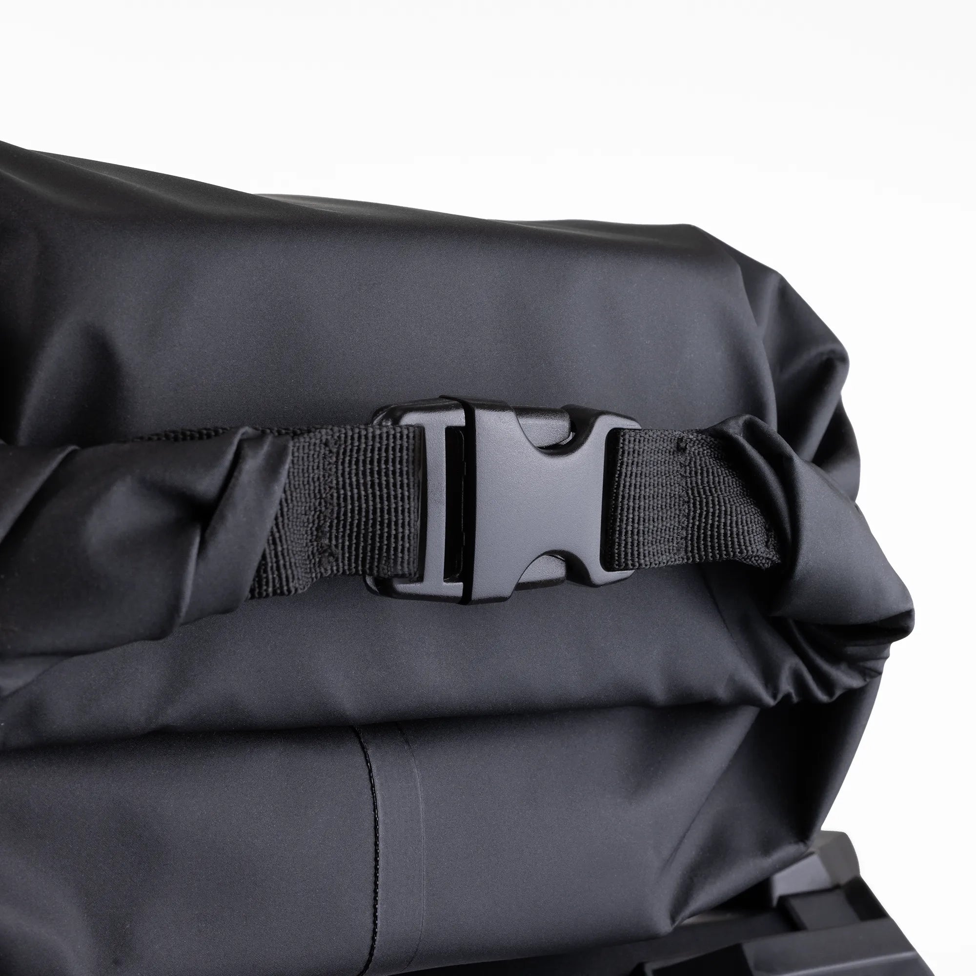 Oxford Roamer Roll Bag Black - 15 Liters