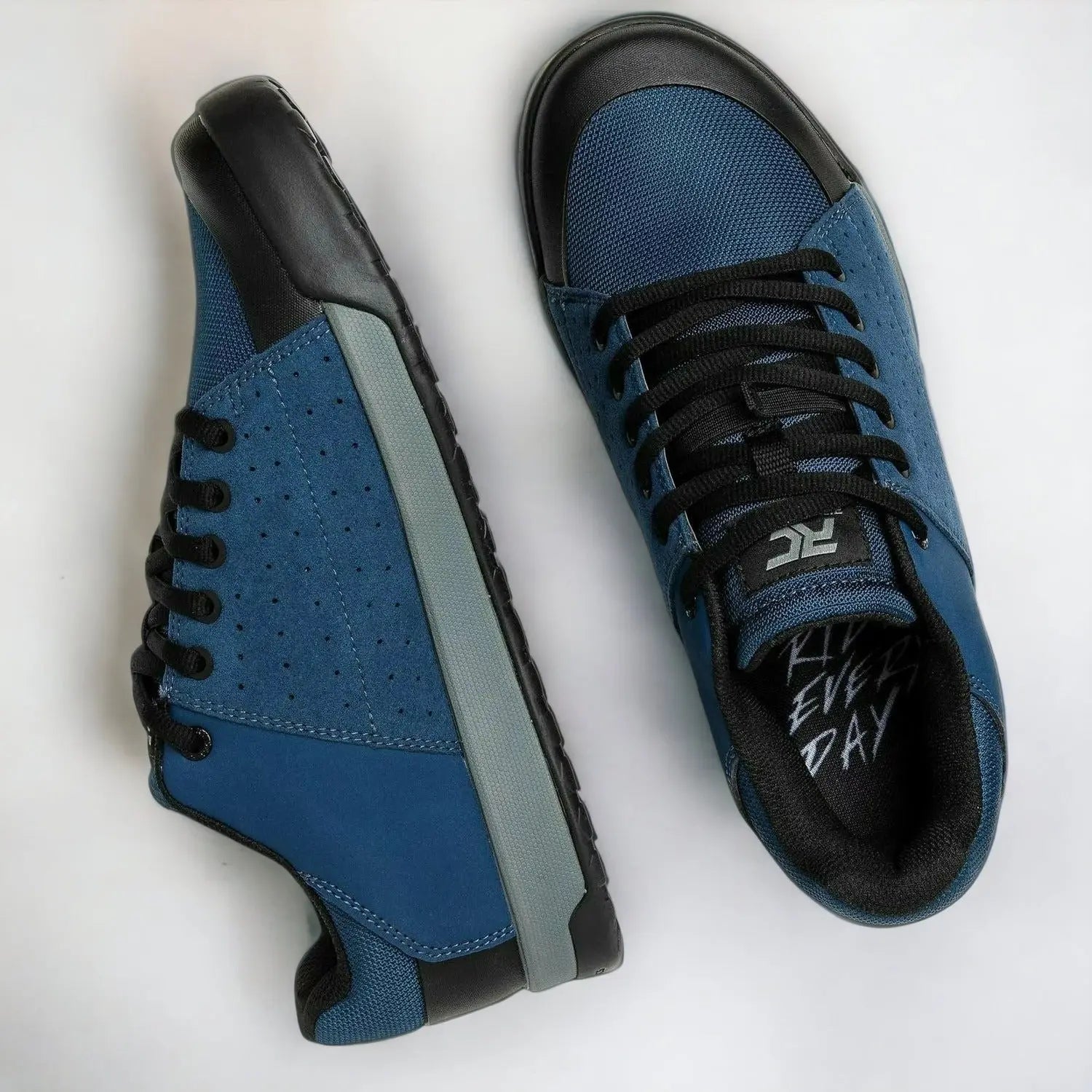 Ride Concepts Livewire Mens Flat Shoes Blue Smoke - FREE UK Shipping, FREE 365 Day Returns | Moto Central