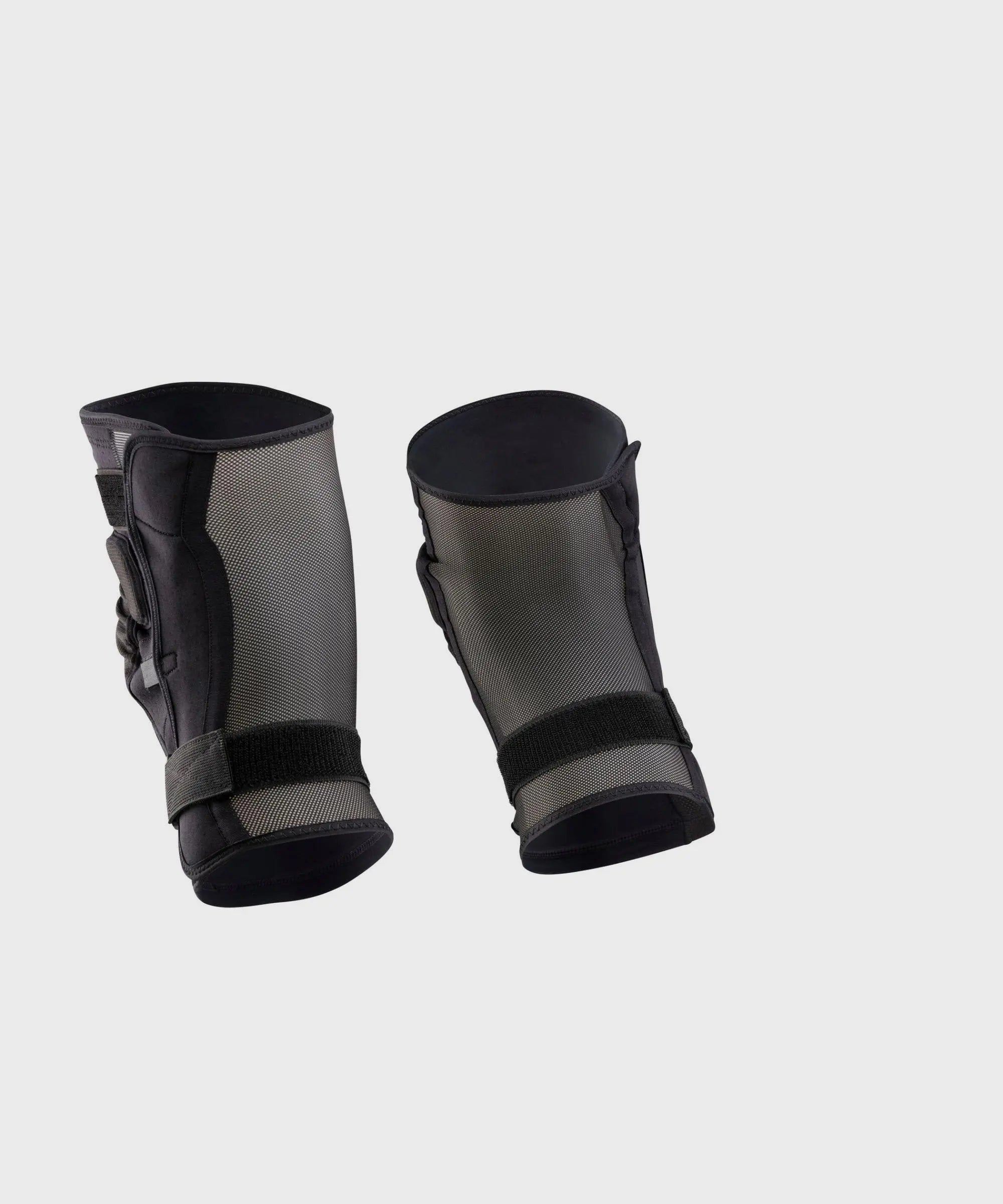 Race Face Roam Cycle Knee Guard Stealth - FREE UK Shipping, FREE 365 Day Returns | Moto Central