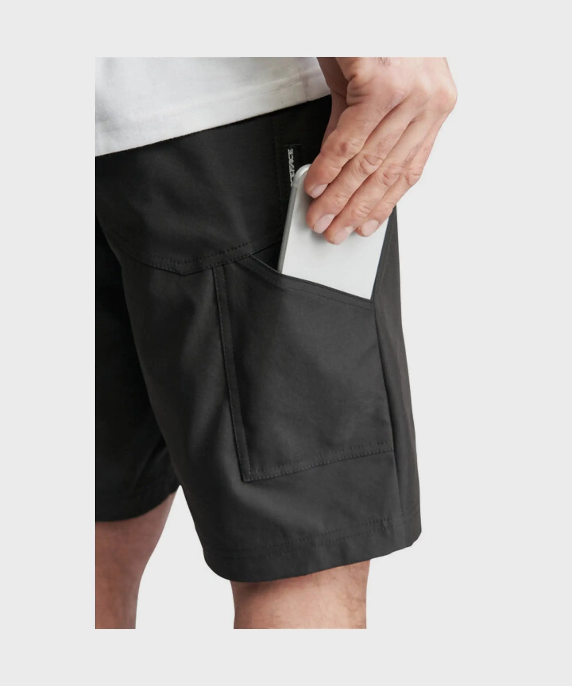 Race Face Traverse Cycle Shorts Black - FREE UK Shipping, FREE 365 Day Returns | Moto Central