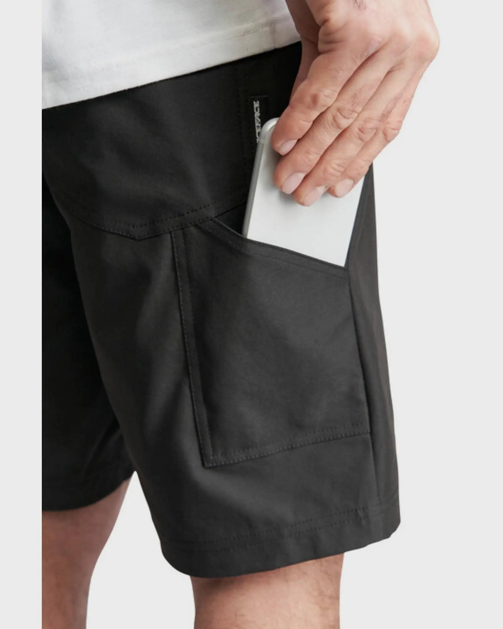 Race Face Traverse Cycle Shorts Black - FREE UK Shipping, FREE 365 Day Returns | Moto Central