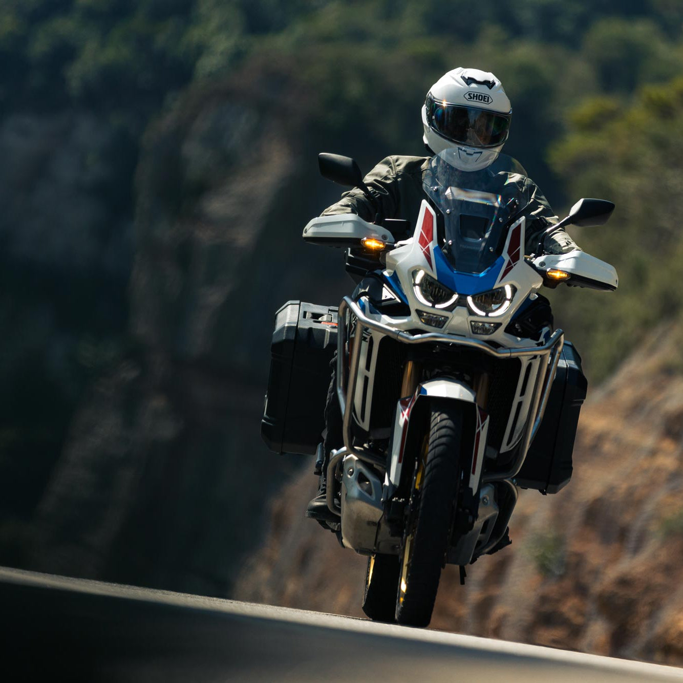 Shoei GT-Air 3 SMART White FREE UK Delivery, FREE 365 Day Returns | Moto Central